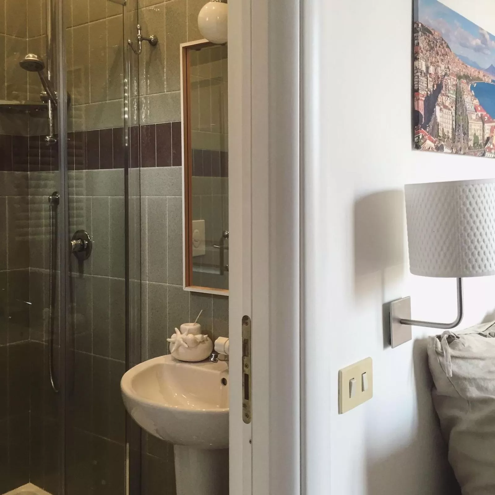 Decorative detail, Bathroom in Terrazza Duomo