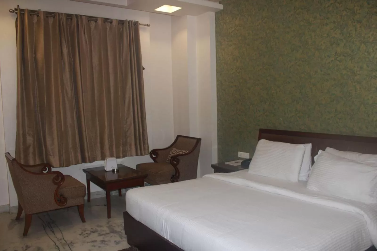 Bedroom, Bed in Hotel Leela Grande