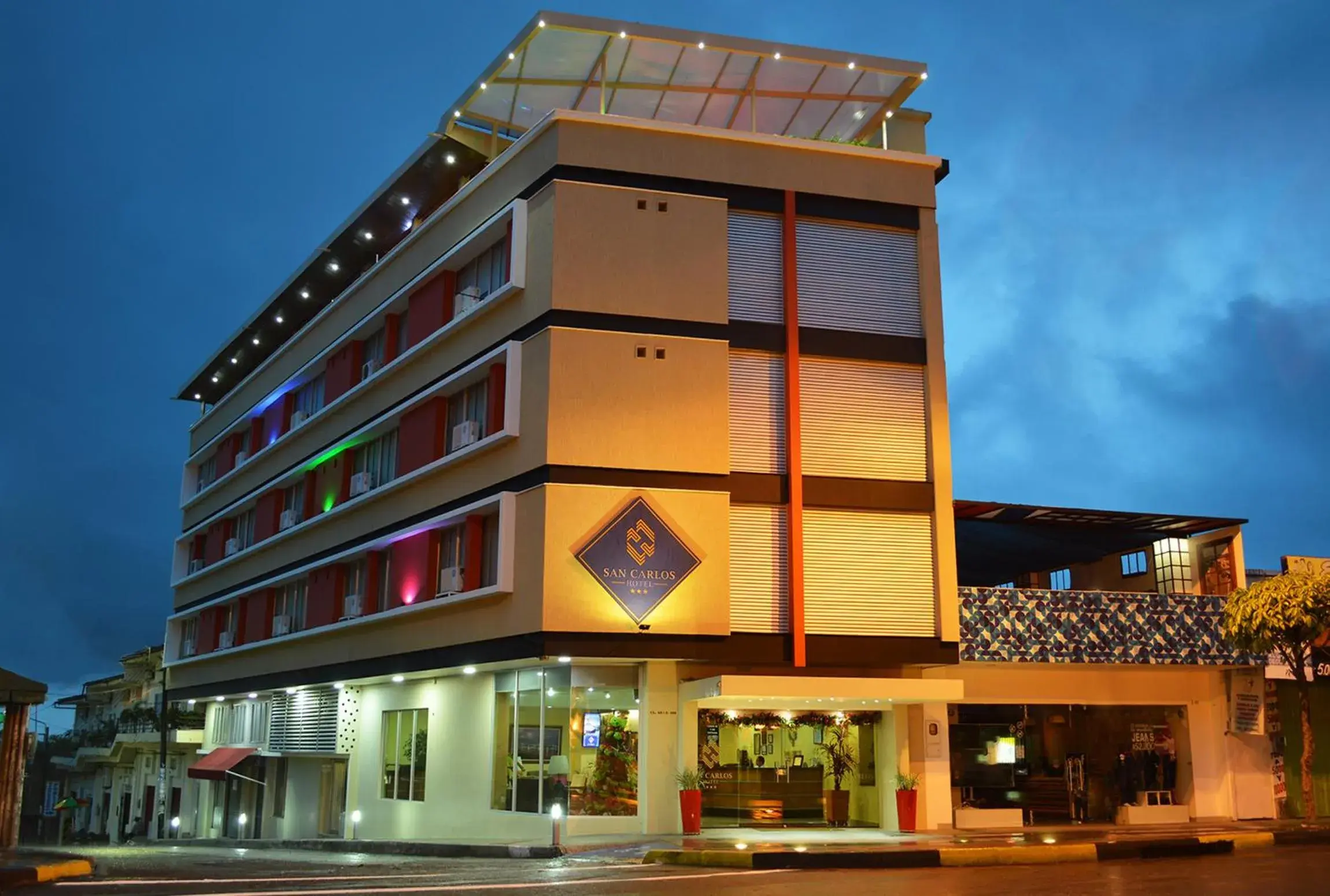 Facade/entrance, Property Building in Hotel San Carlos