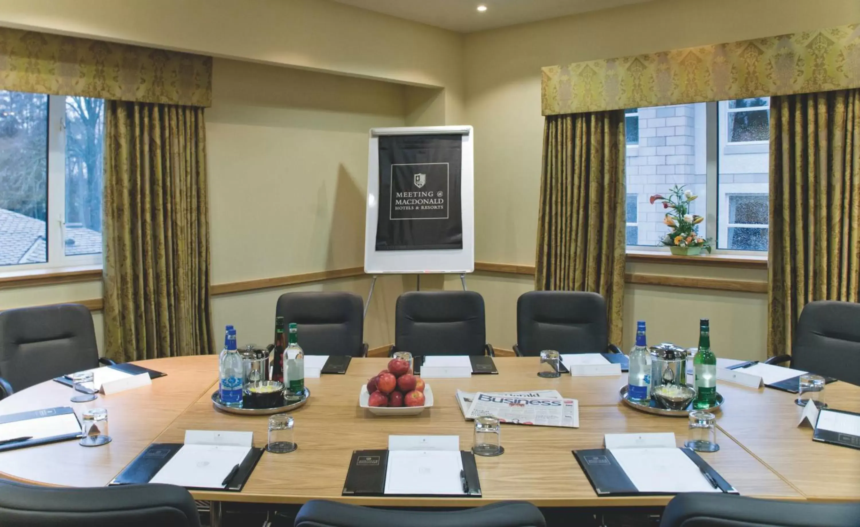 Business facilities in Macdonald Crutherland House