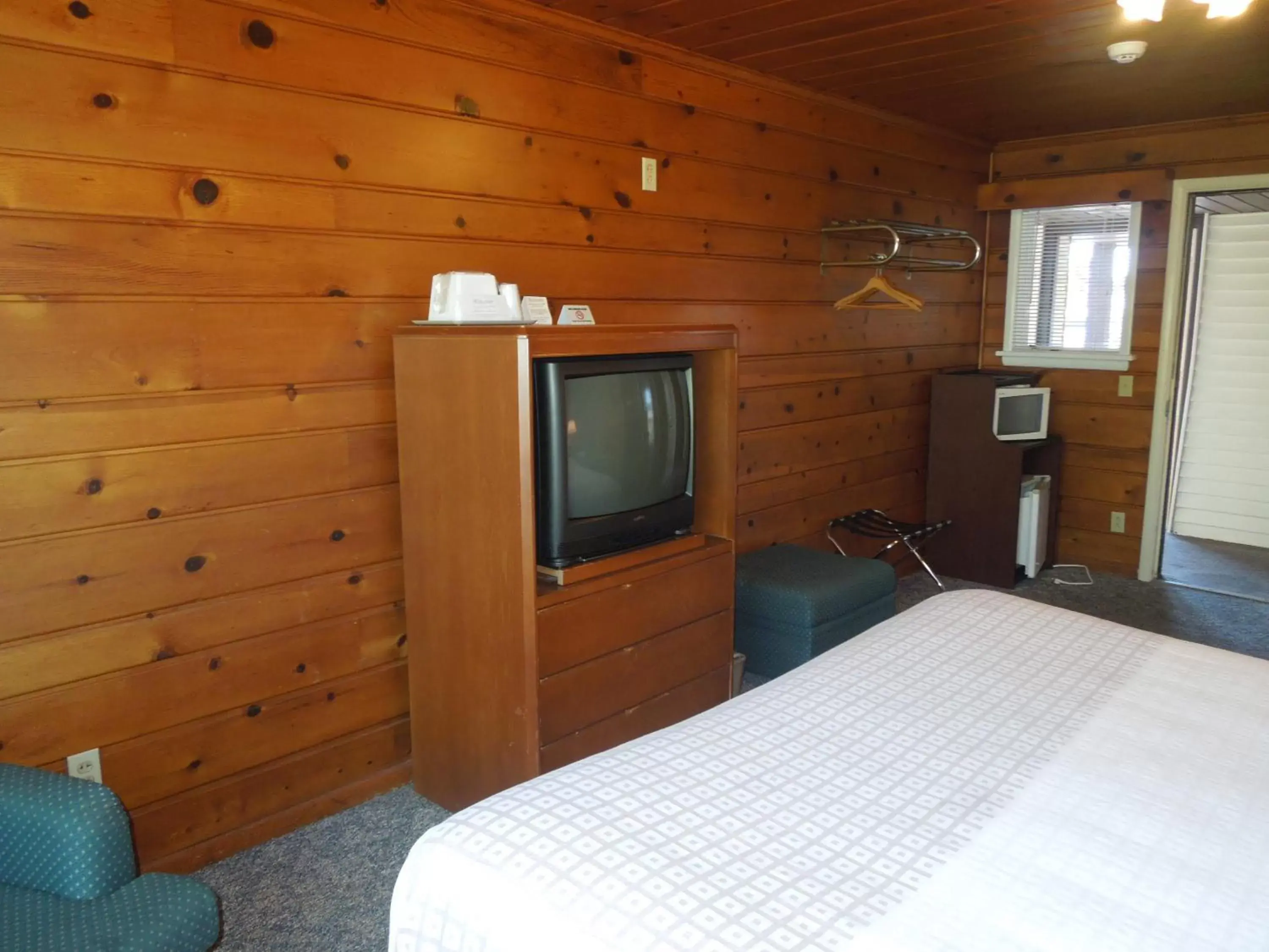 Decorative detail, TV/Entertainment Center in Arlington Inn