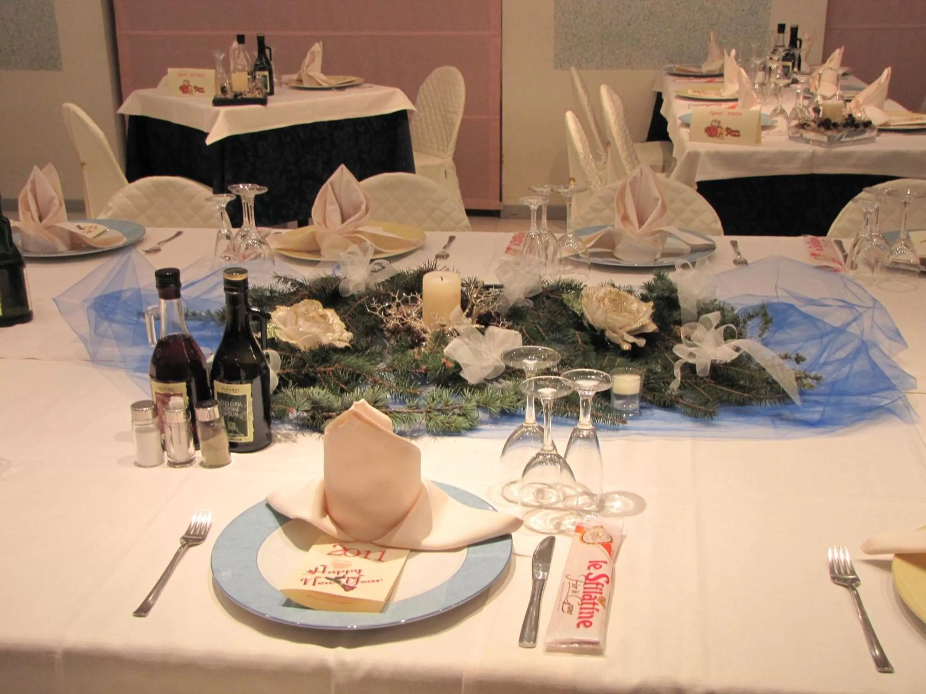 Restaurant/places to eat in Hotel Eden