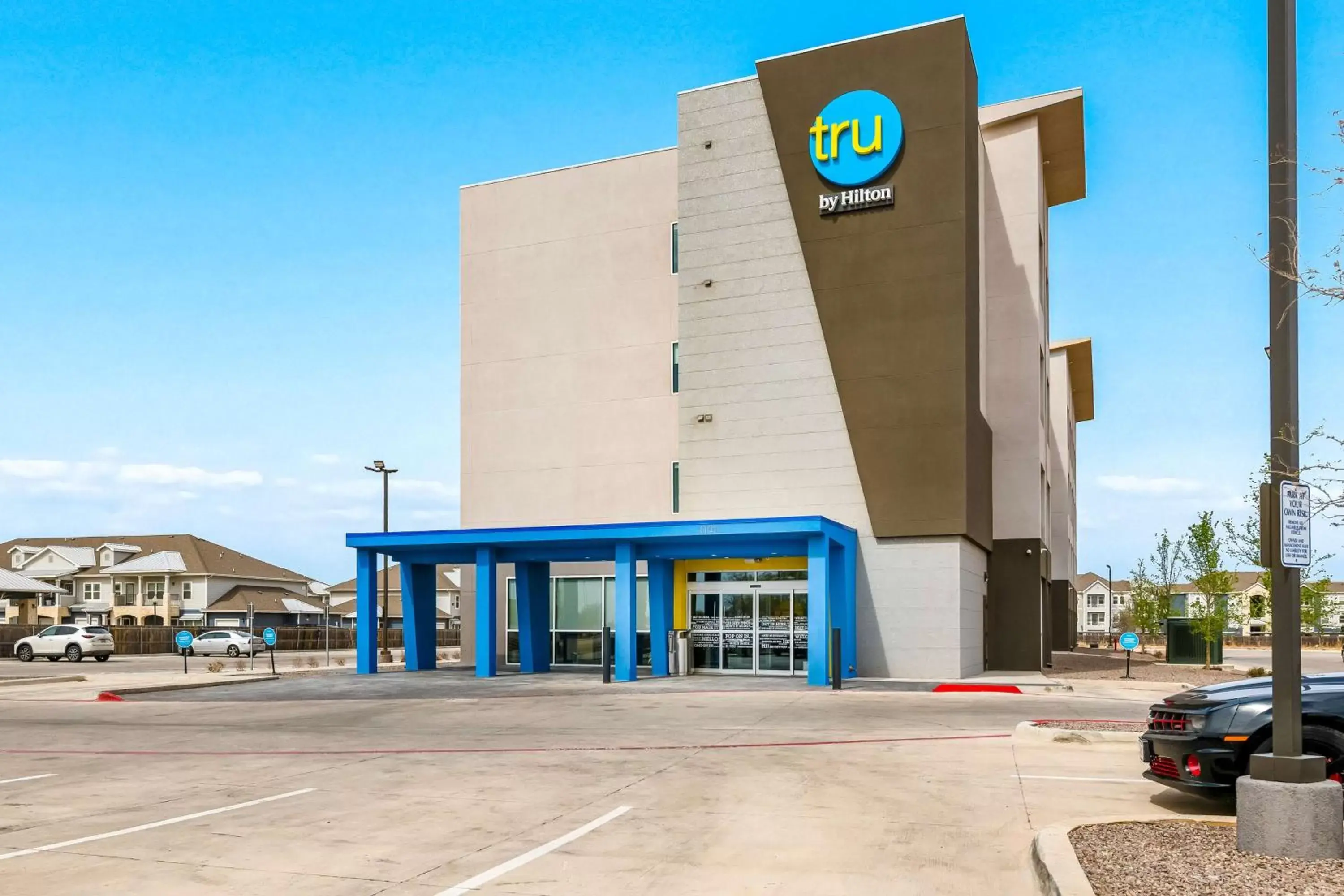 Property building in Tru By Hilton Midland, Tx Property building in Tru By Hilton Midland, Tx