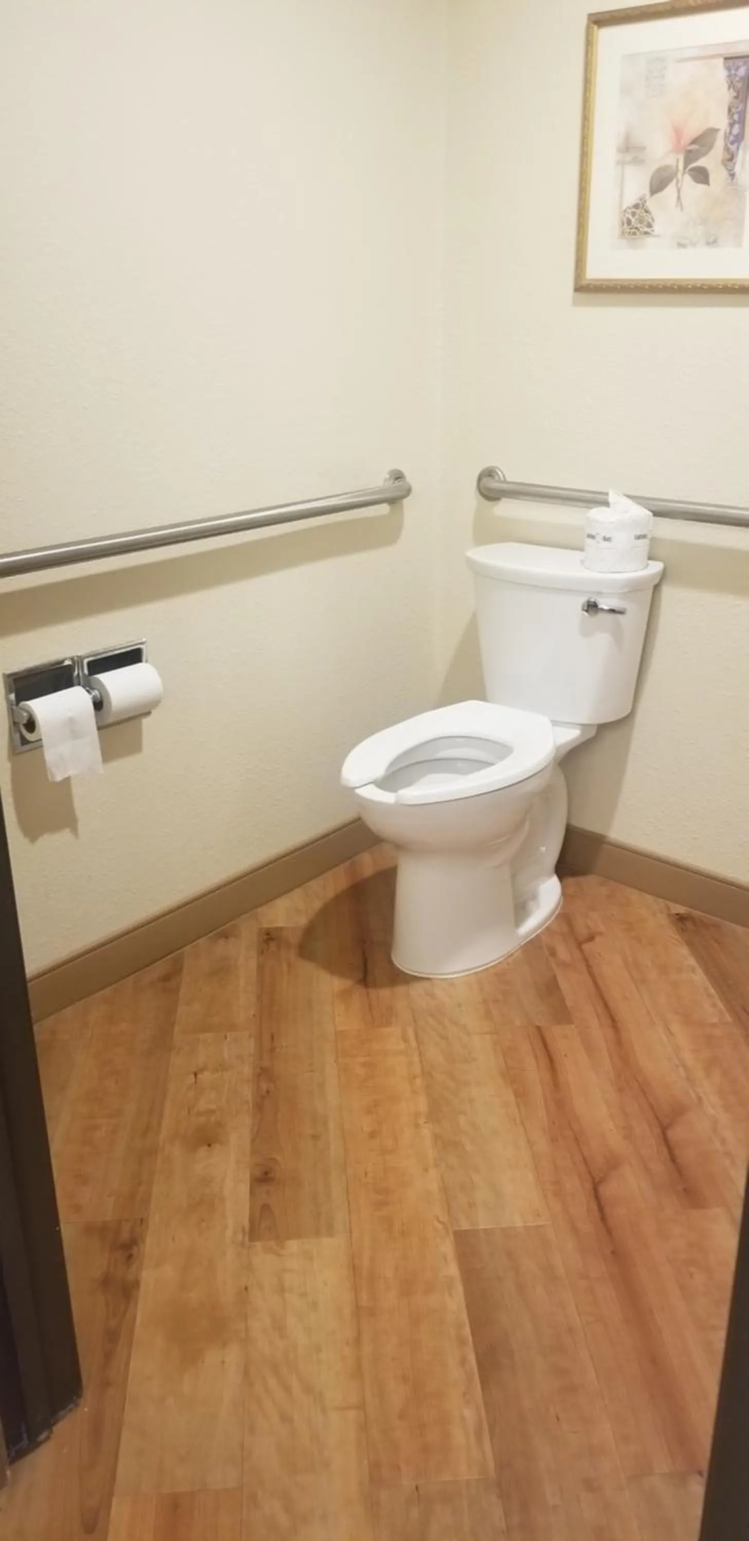 Toilet in La Quinta Inn by Wyndham Indianapolis Airport Executive Dr
