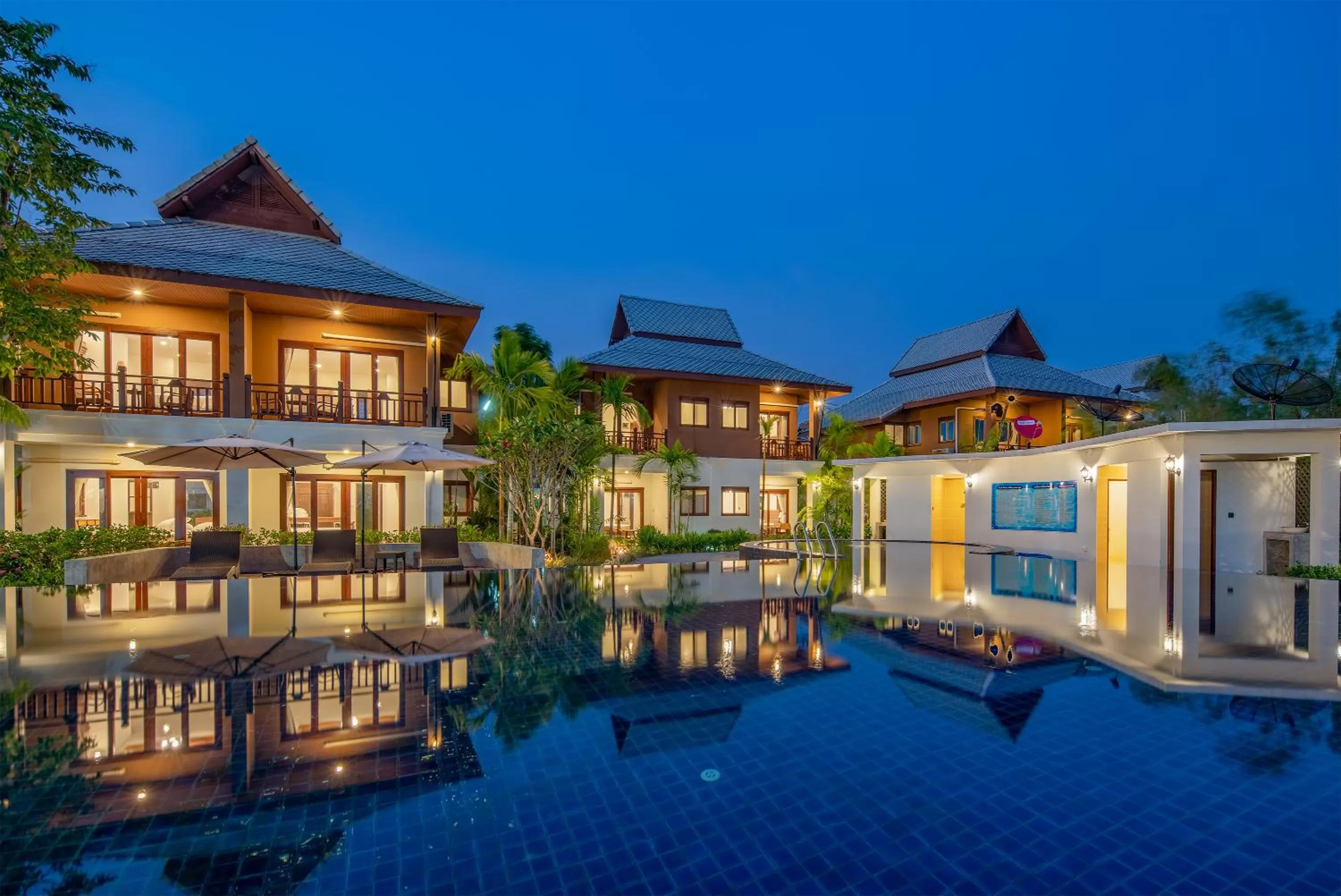 Swimming pool in Lanna Deer Resort Chiang Mai