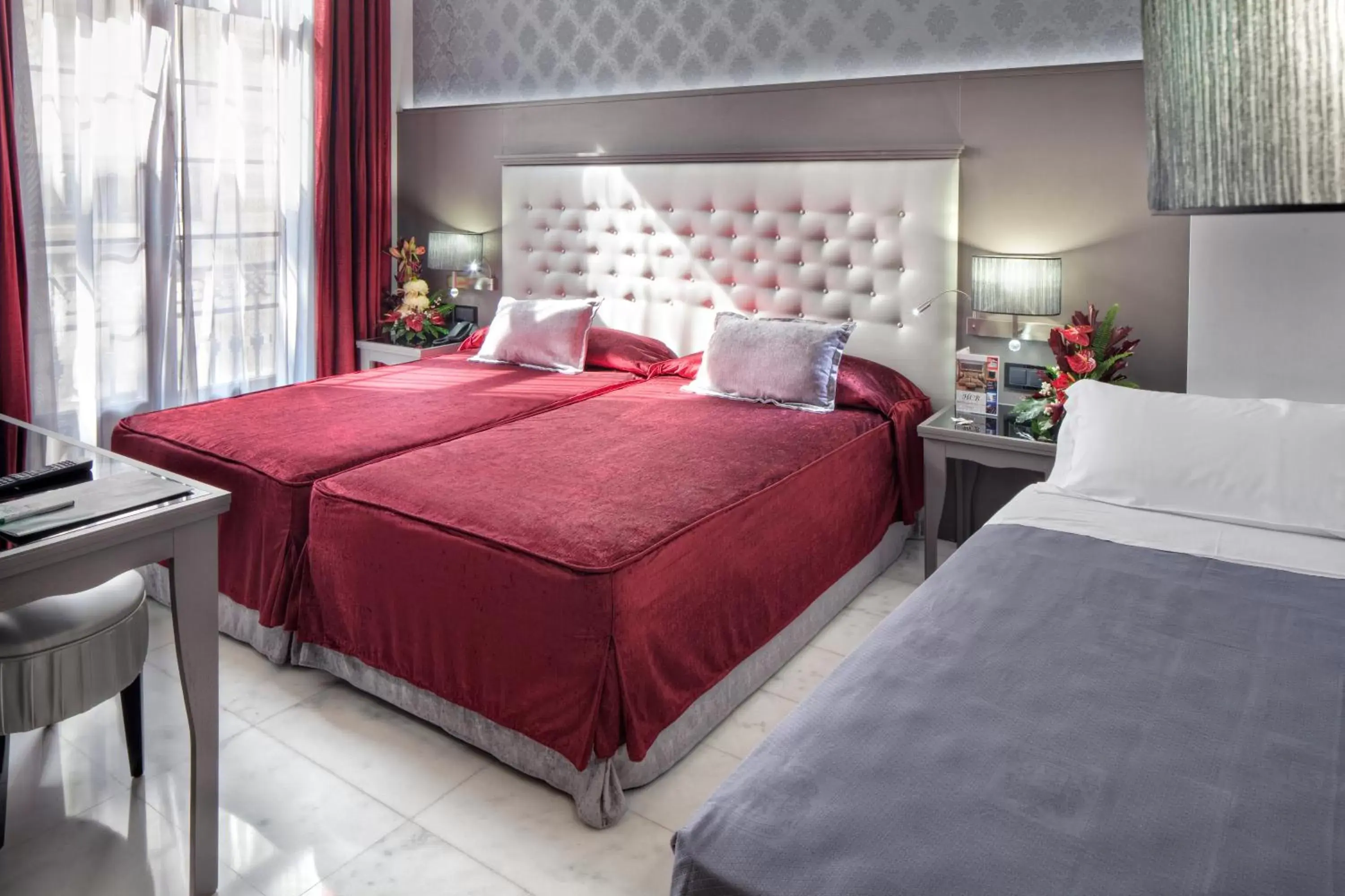 Bedroom, Bed in Hotel Ciutadella Barcelona
