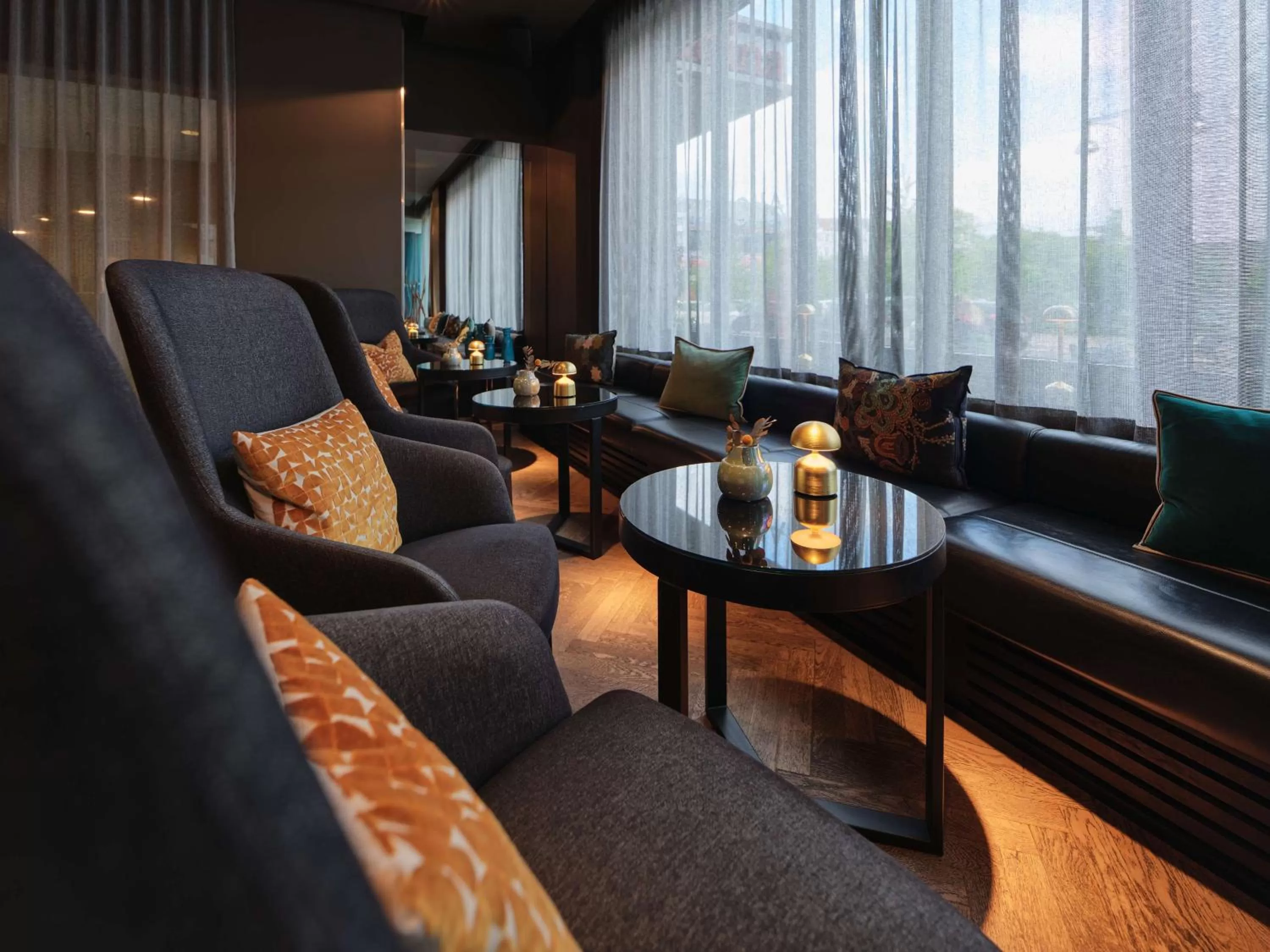 Lounge or bar in Adina Apartment Hotel Berlin Hackescher Markt