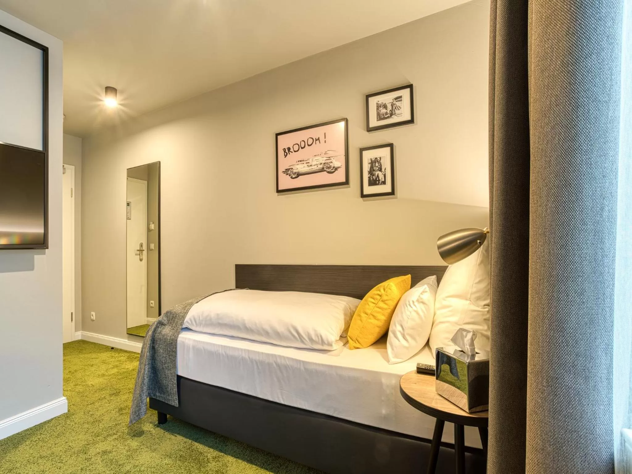 Photo of the whole room, Bed in NYCE Hotel Ingolstadt