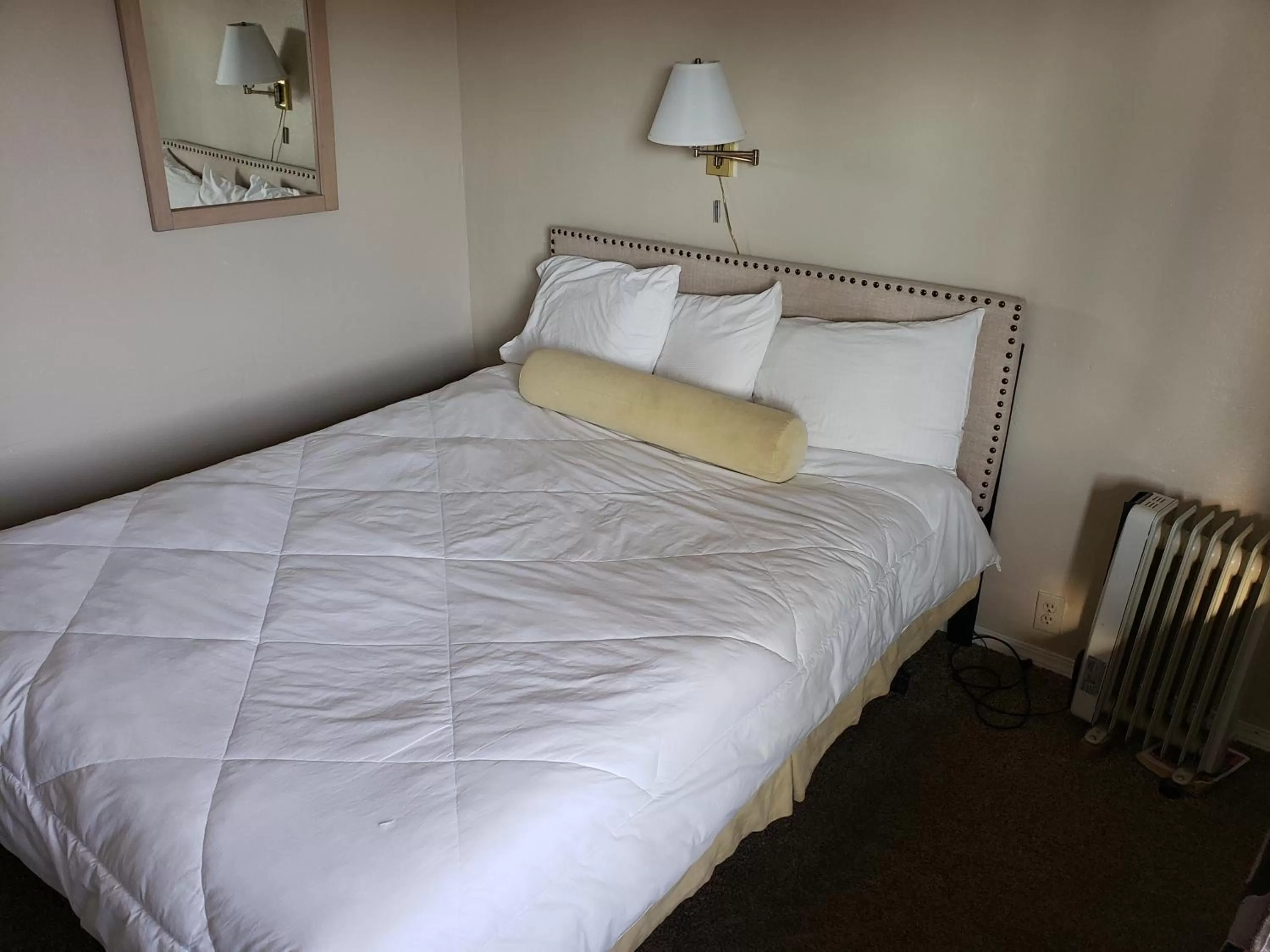 Bed in Bryce Way Motel