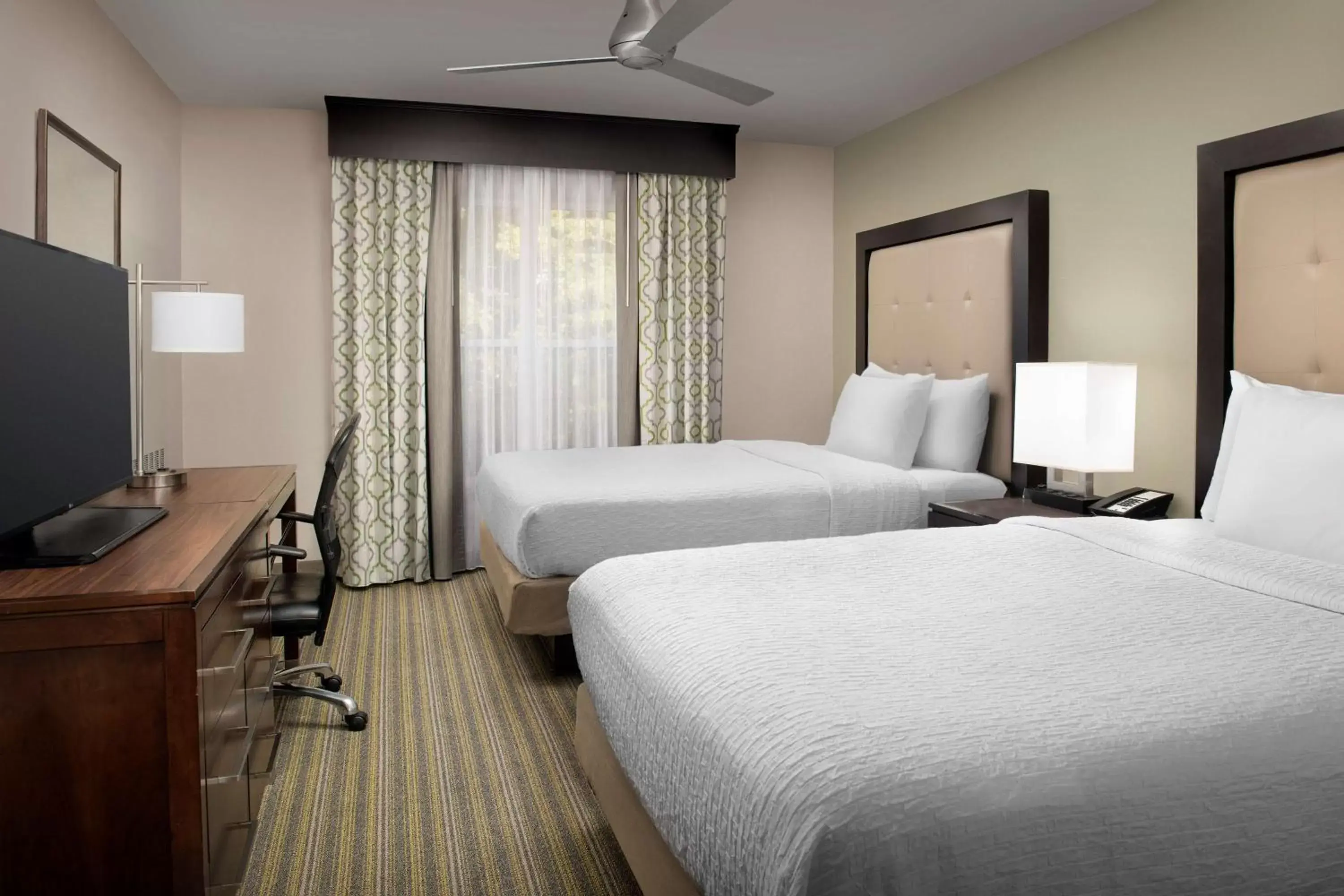 Bedroom, Bed in Homewood Suites Hillsboro Beaverton