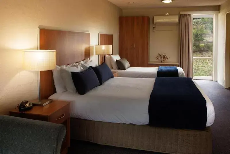 Bed in Fairway Motor Inn Bed in Fairway Motor Inn