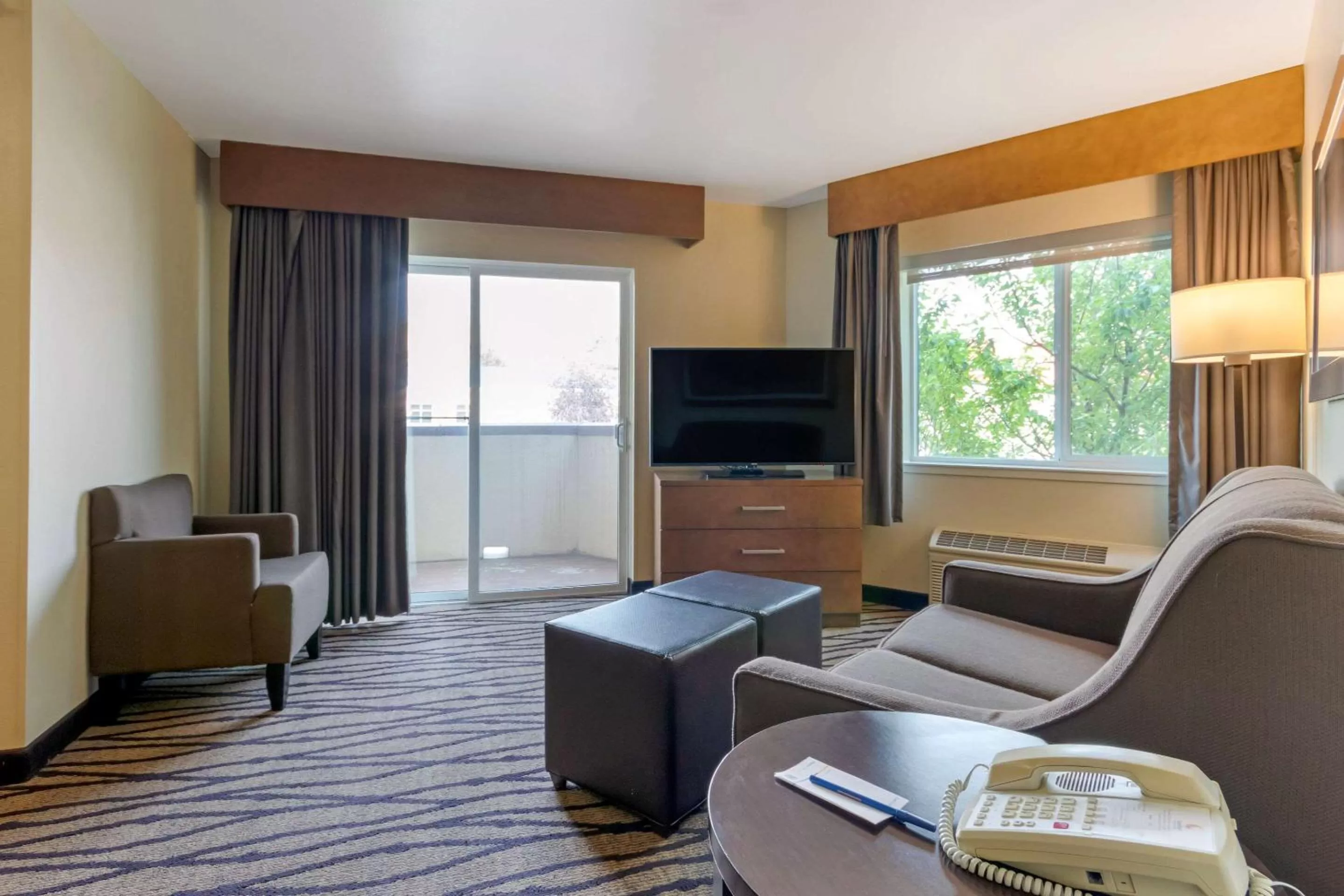 Photo of the whole room in Comfort Inn & Suites Market - Airport