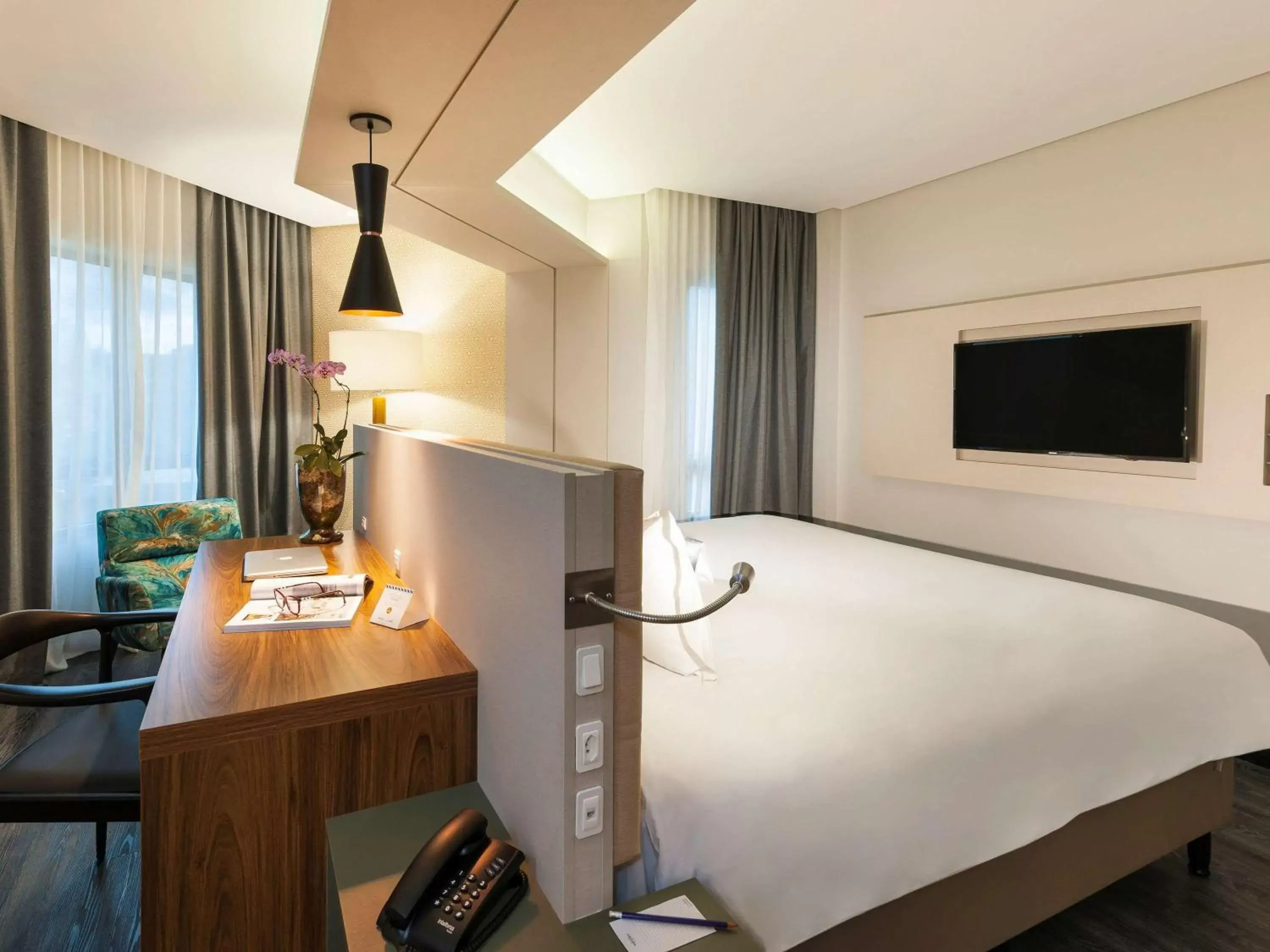 Photo of the whole room, Bed in Mercure Florianópolis Photo of the whole room, Bed in Mercure Florianópolis