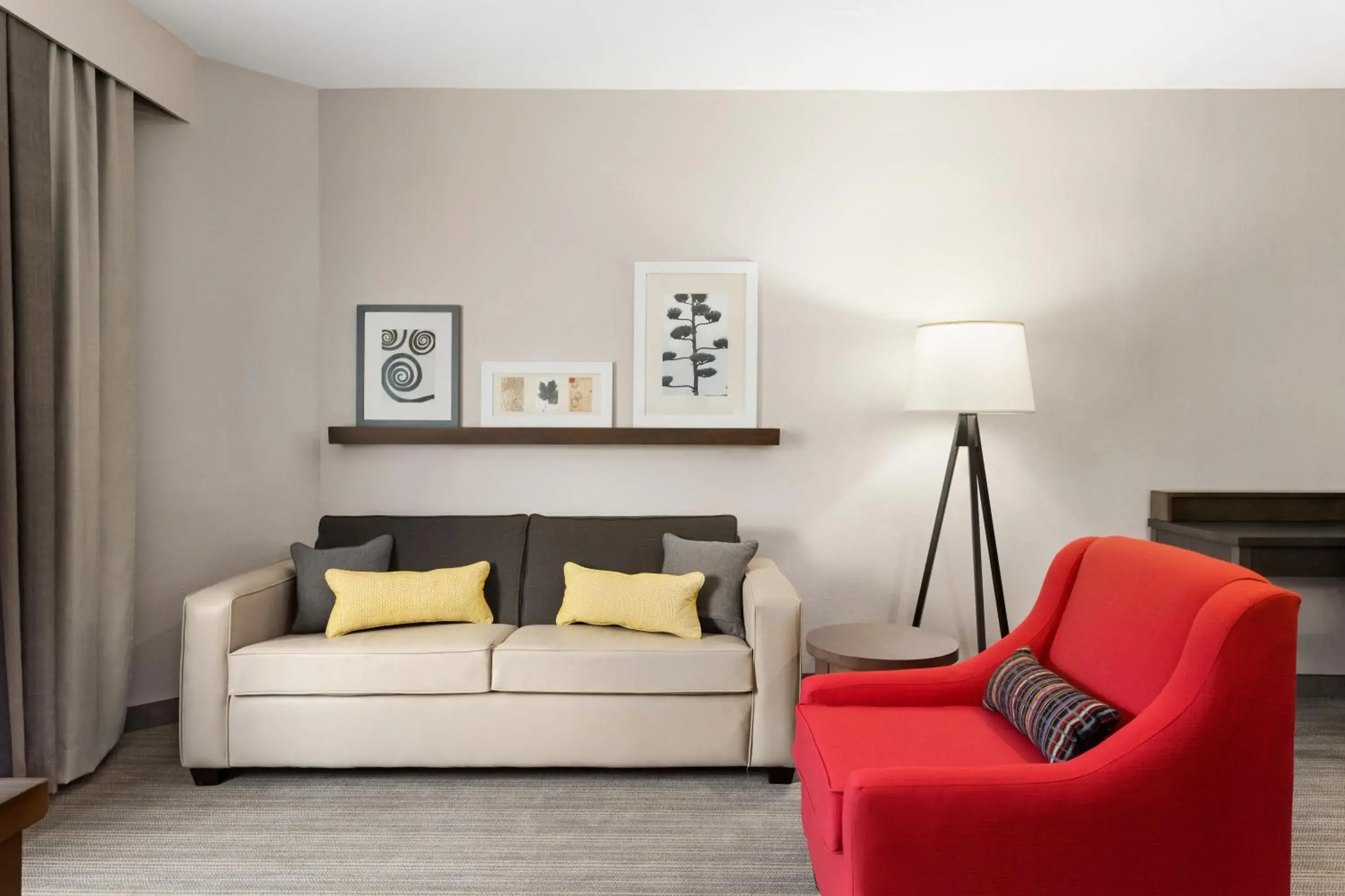 Seating Area in Country Inn & Suites by Radisson, Shreveport-Airport, LA