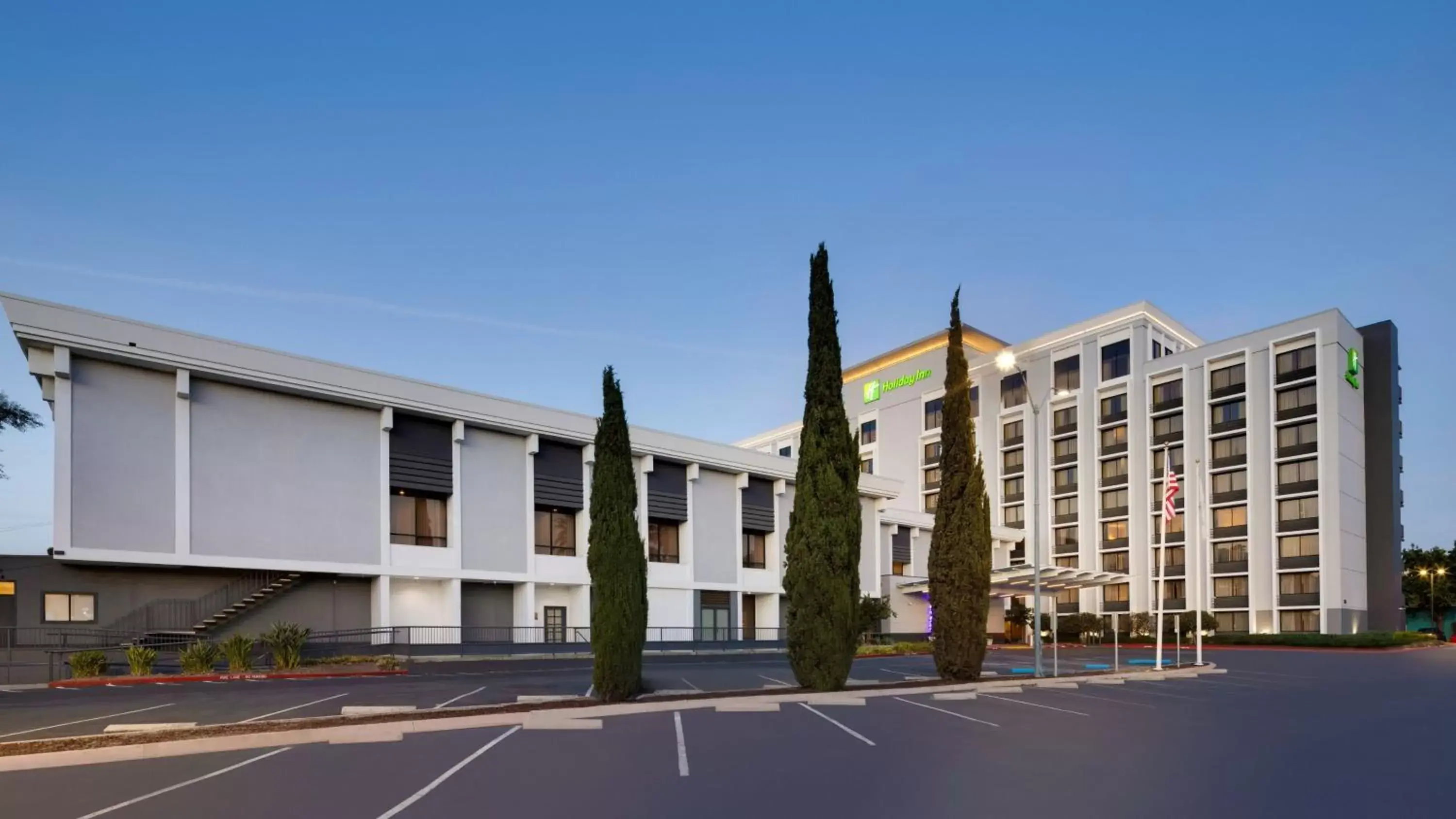 Property Building in Holiday Inn San Jose-Silicon Valley, an IHG Hotel