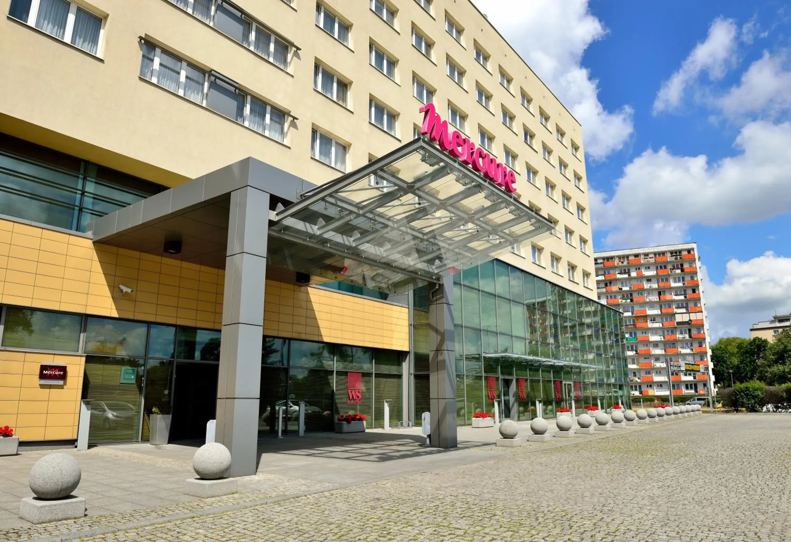 Facade/entrance in Hotel Mercure Toruń Centrum Facade/entrance in Hotel Mercure Toruń Centrum