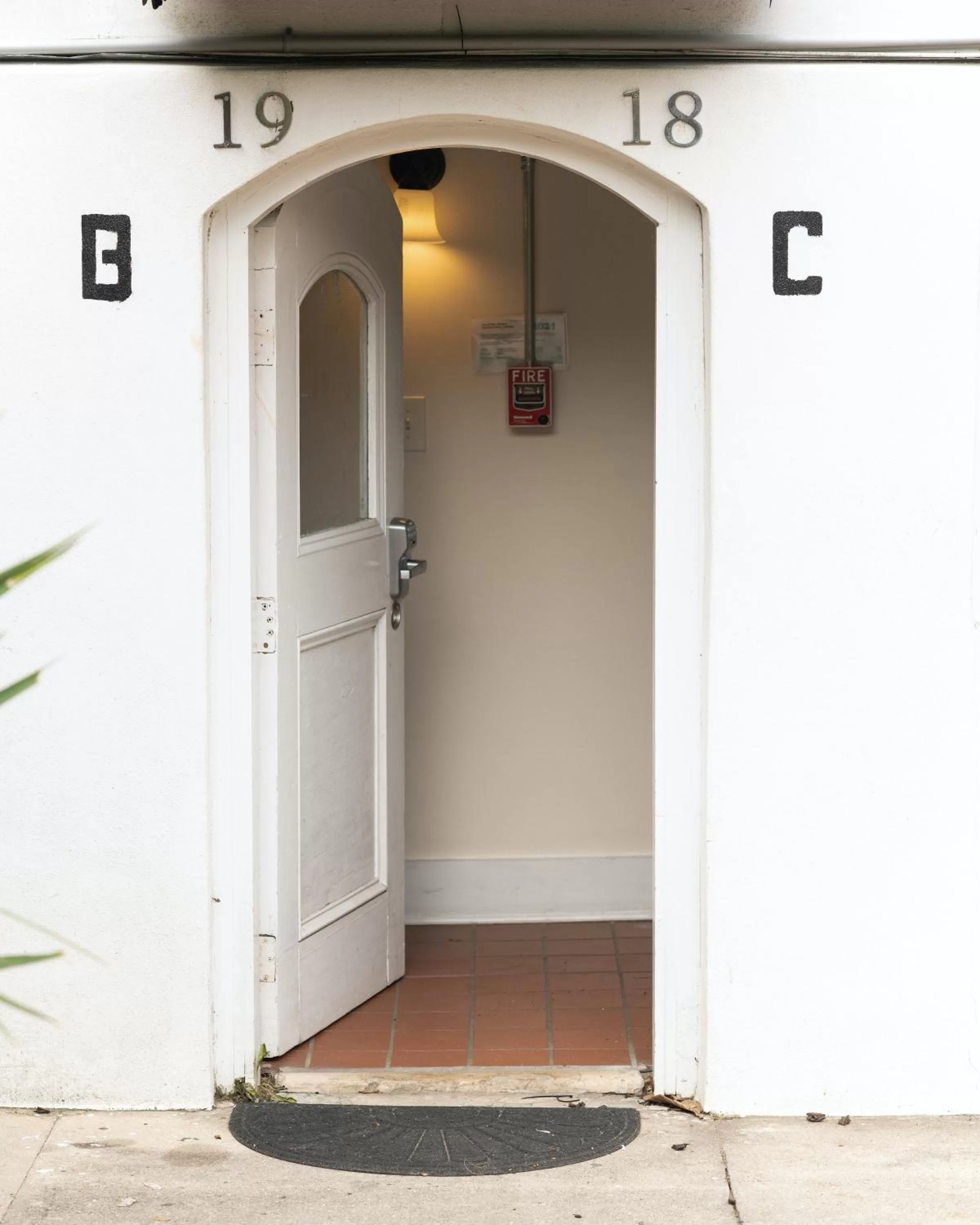 Queen Room - Disability Access in The Esplanade Guesthouse Mansion