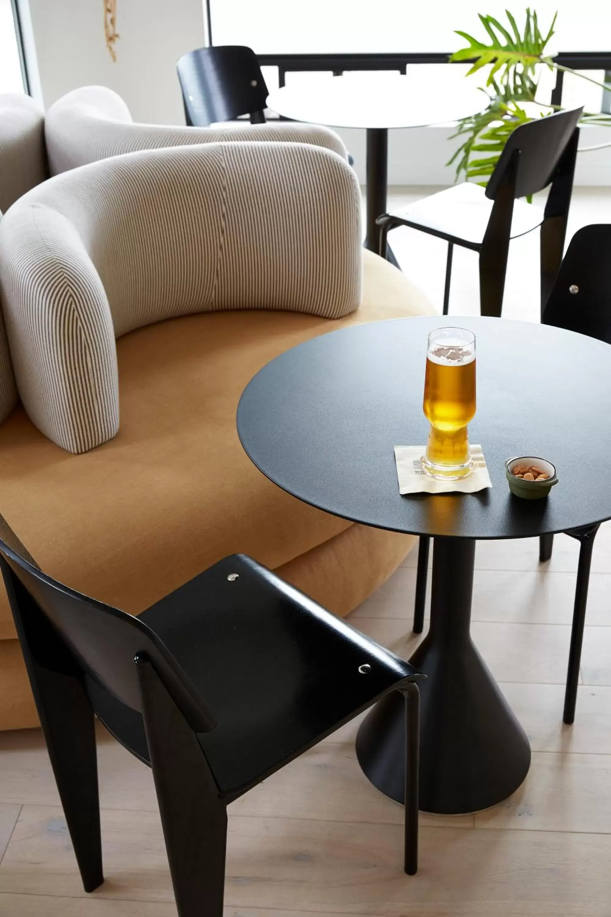 Lounge or bar in White Water Lounge or bar in White Water