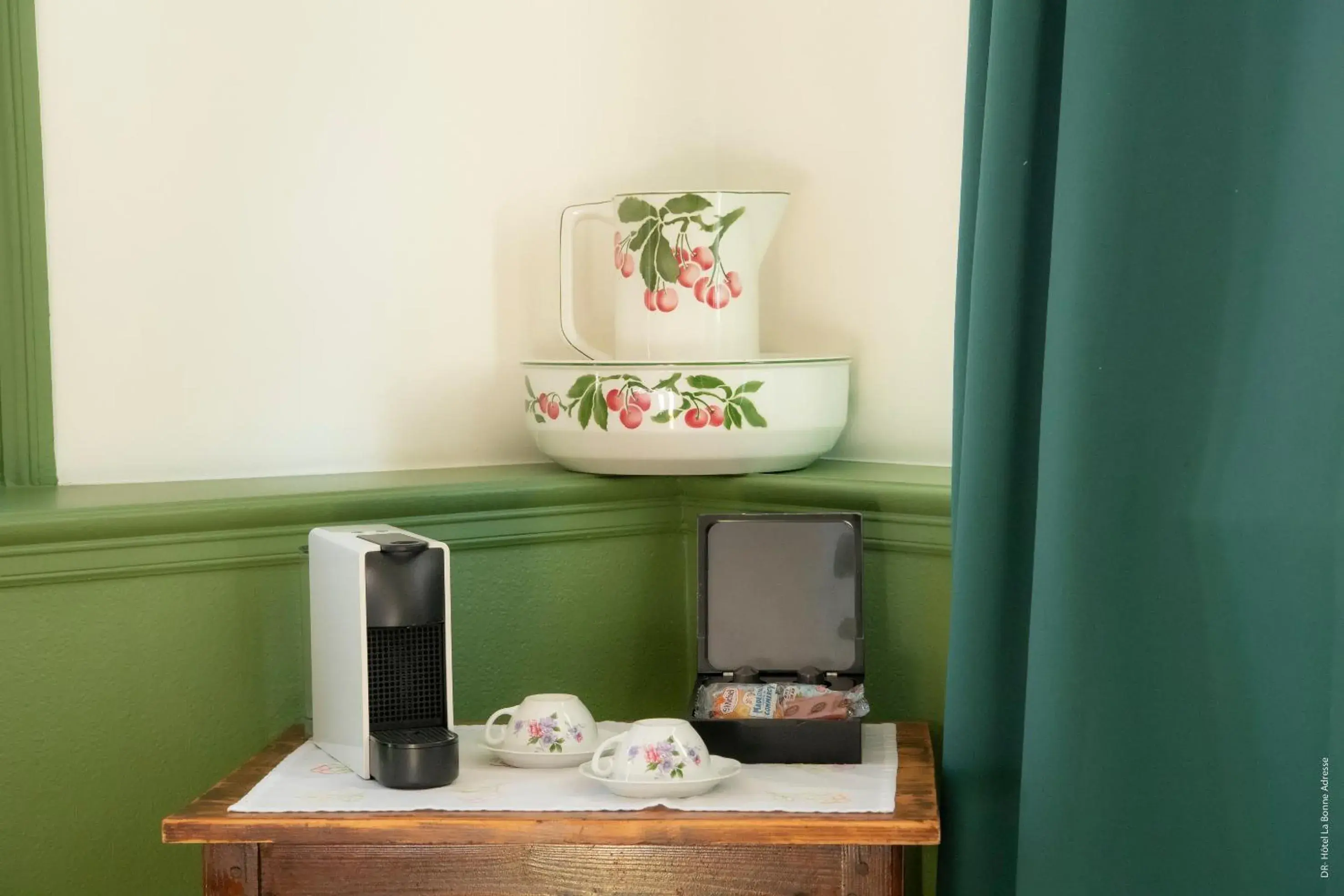 Coffee/Tea Facilities in Hotel de Charme La Bonne Adresse