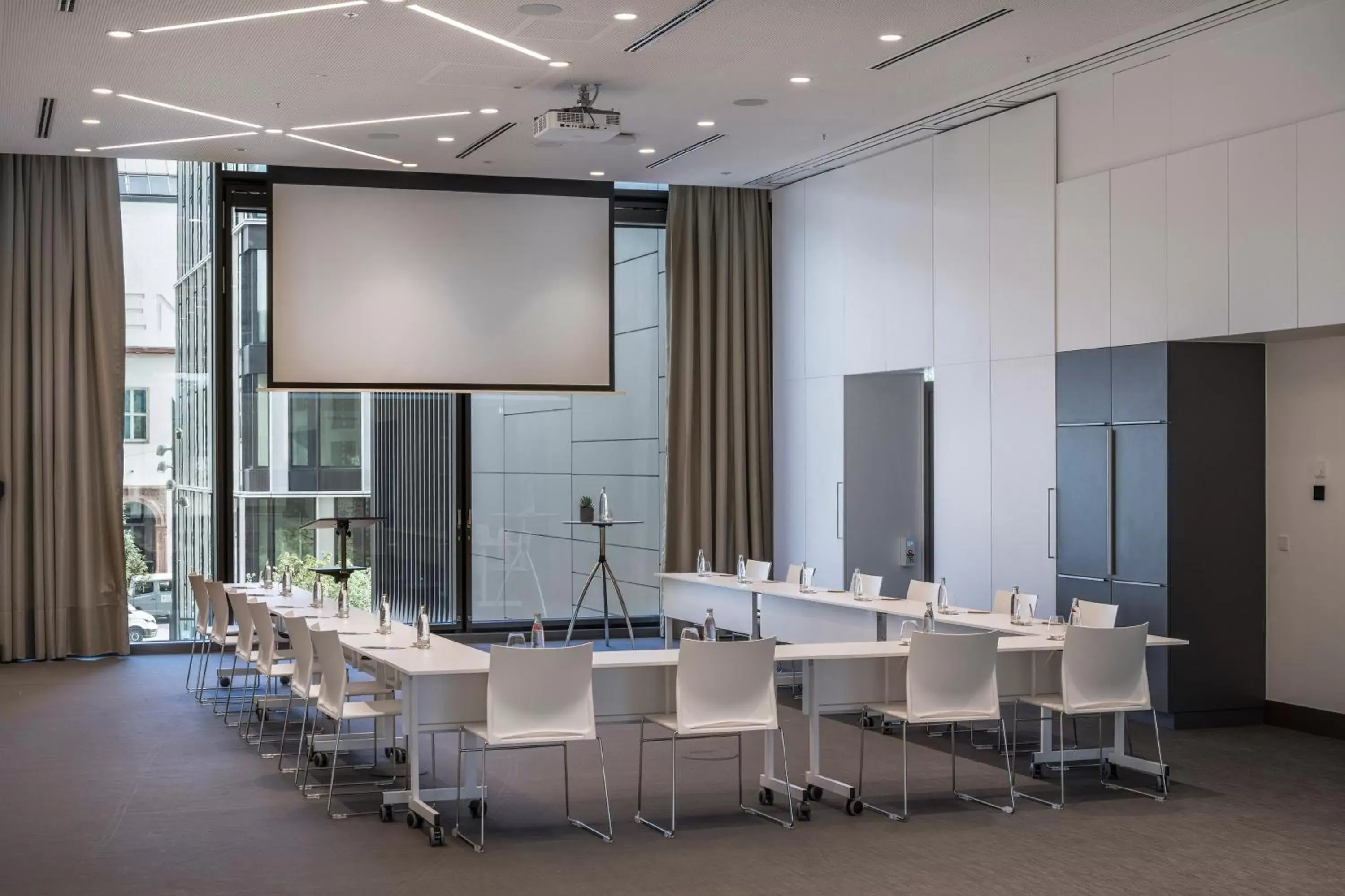 Meeting/conference room in Meliá Frankfurt City