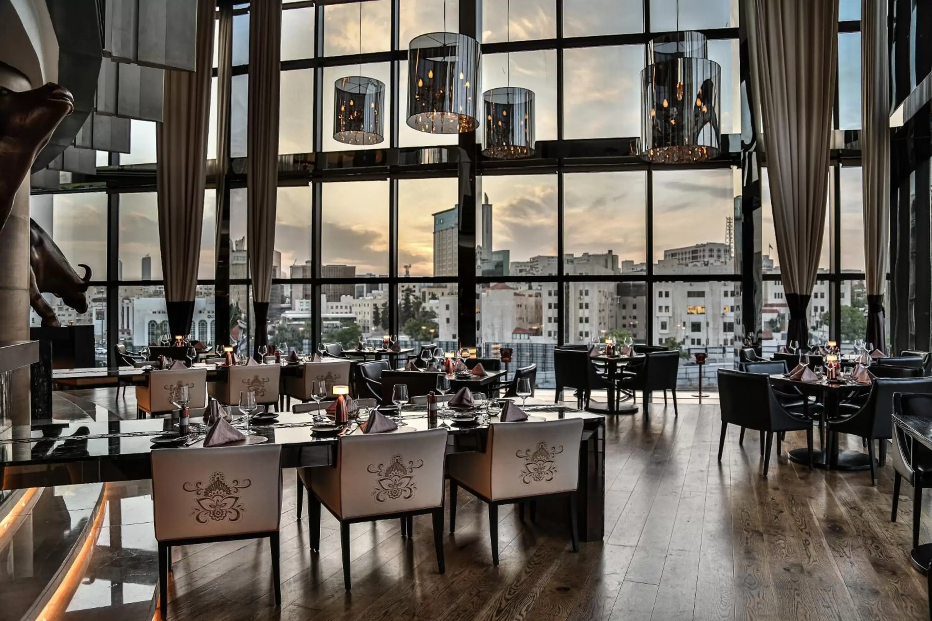 Restaurant/Places to Eat in Amman Rotana