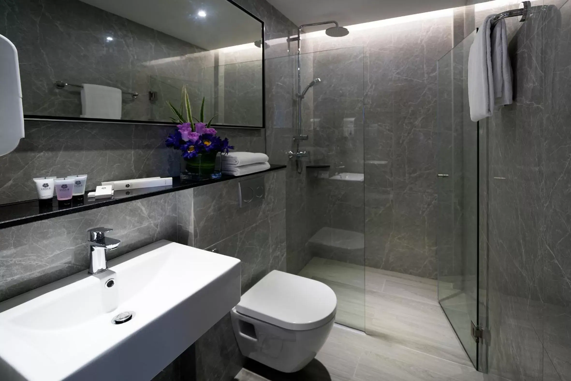 Shower, Bathroom in Hotel Classic by Venue