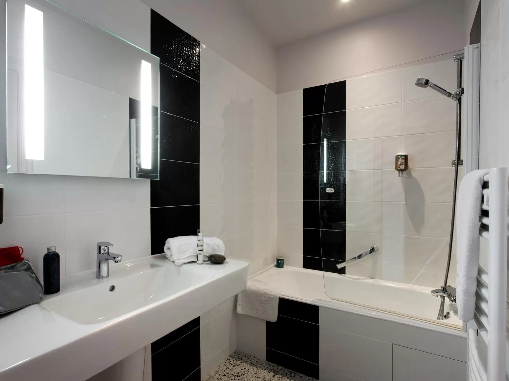 Standard Double Room  in Hôtel La Résidence des Artistes