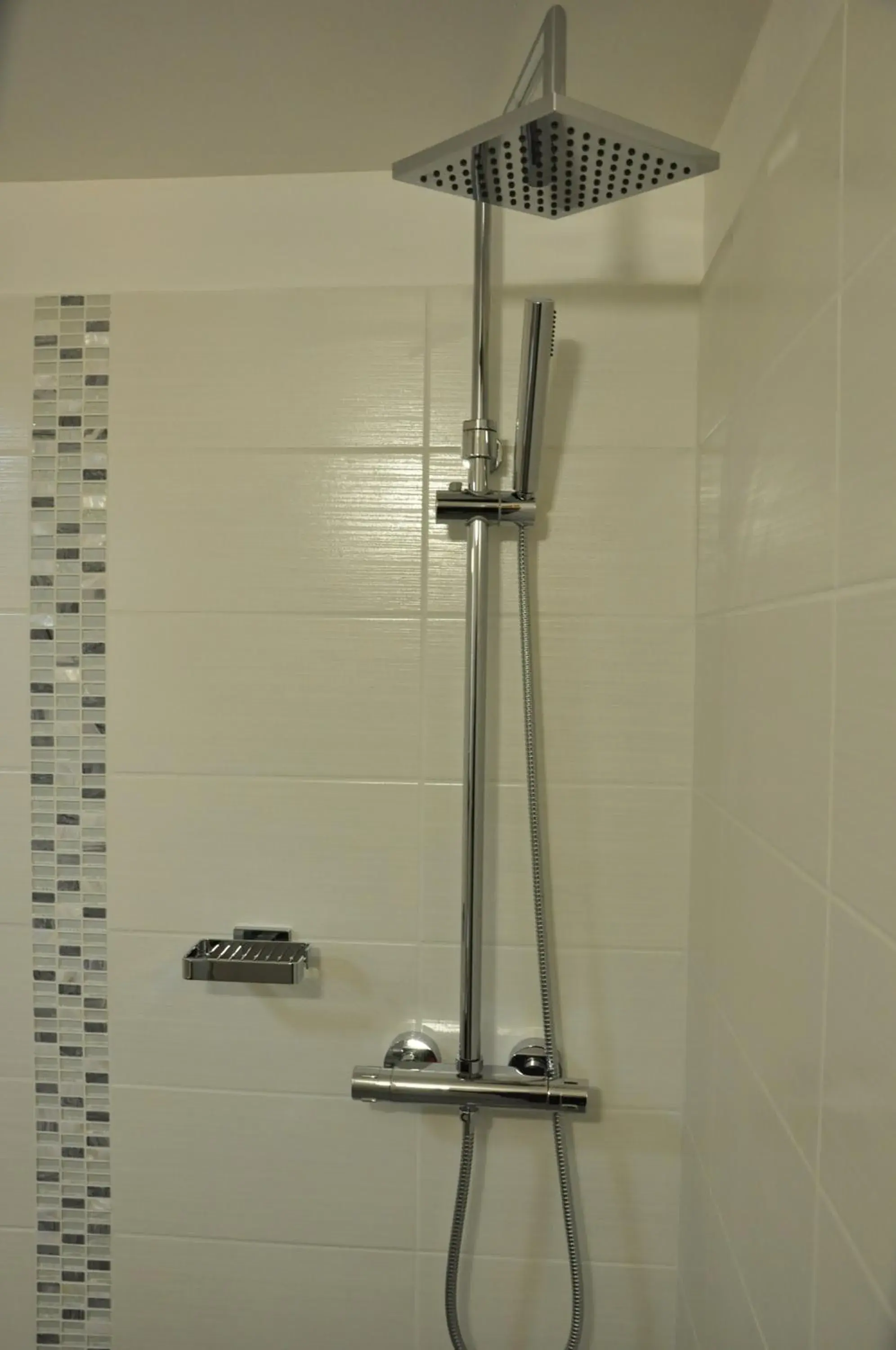 Shower, Bathroom in Massilia hôtel