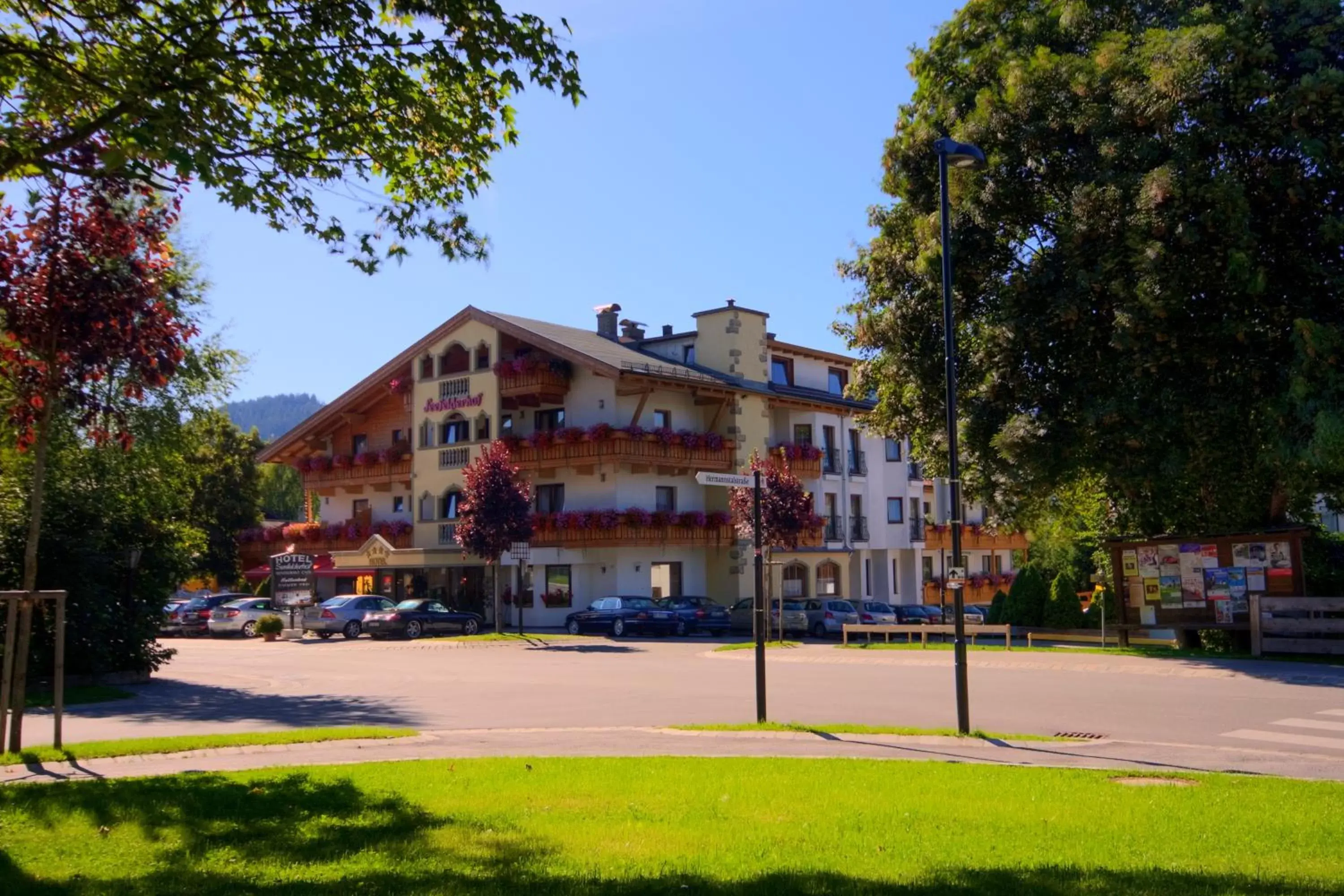 Facade/entrance, Property Building in Hotel Seefelderhof