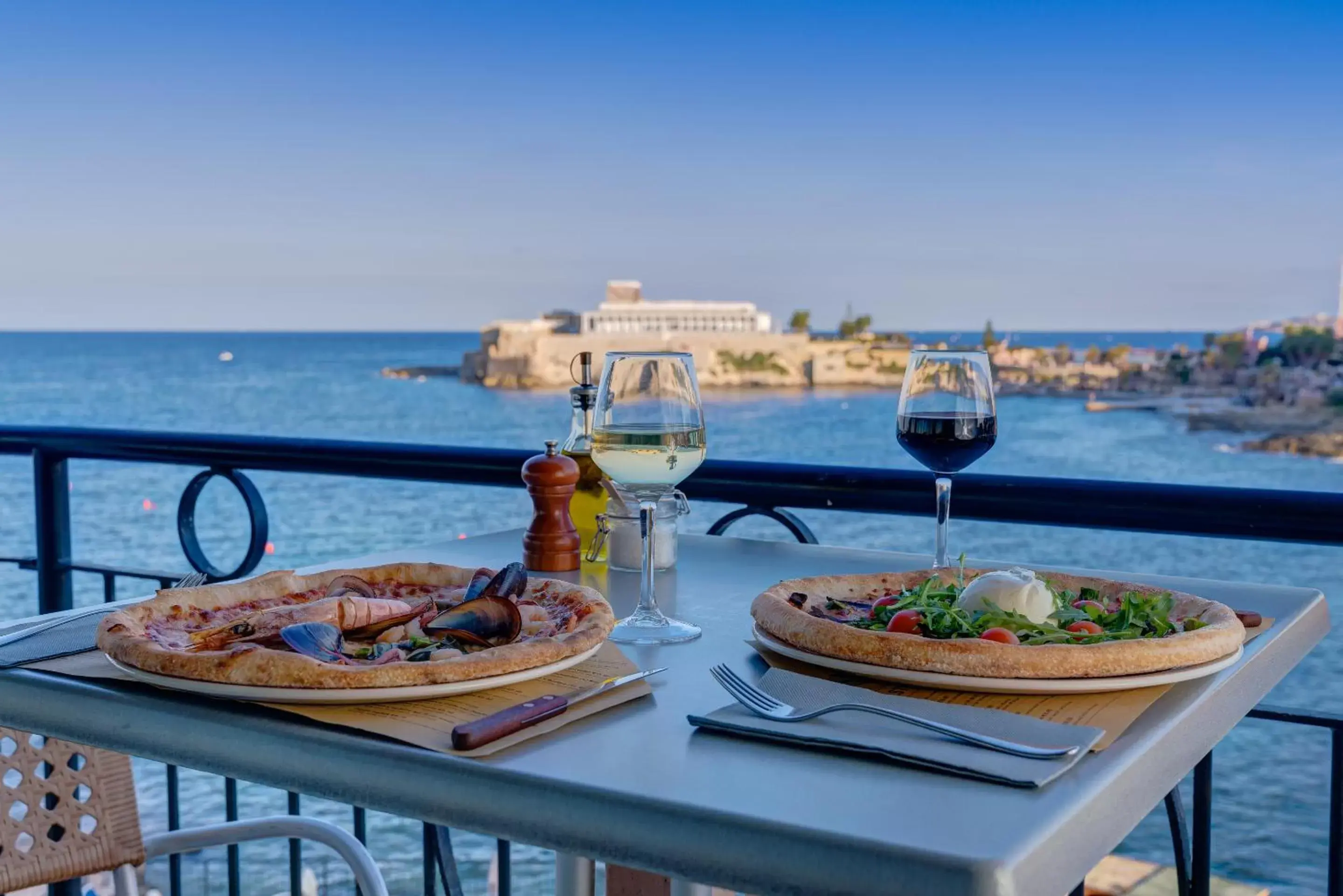 Restaurant/places to eat in Marina Hotel Corinthia Beach Resort Malta