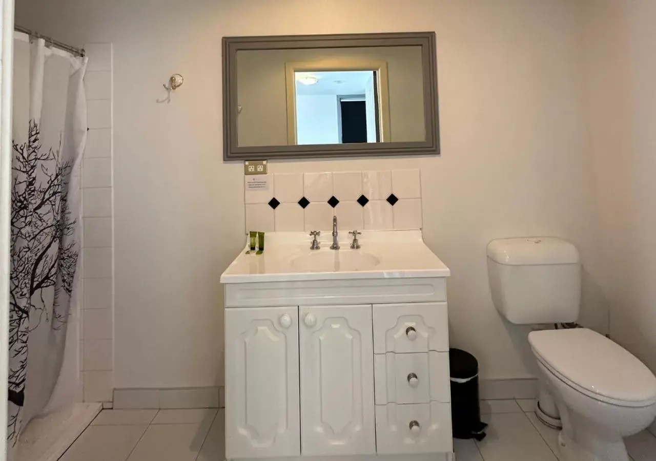 Bathroom in Graham Apartments