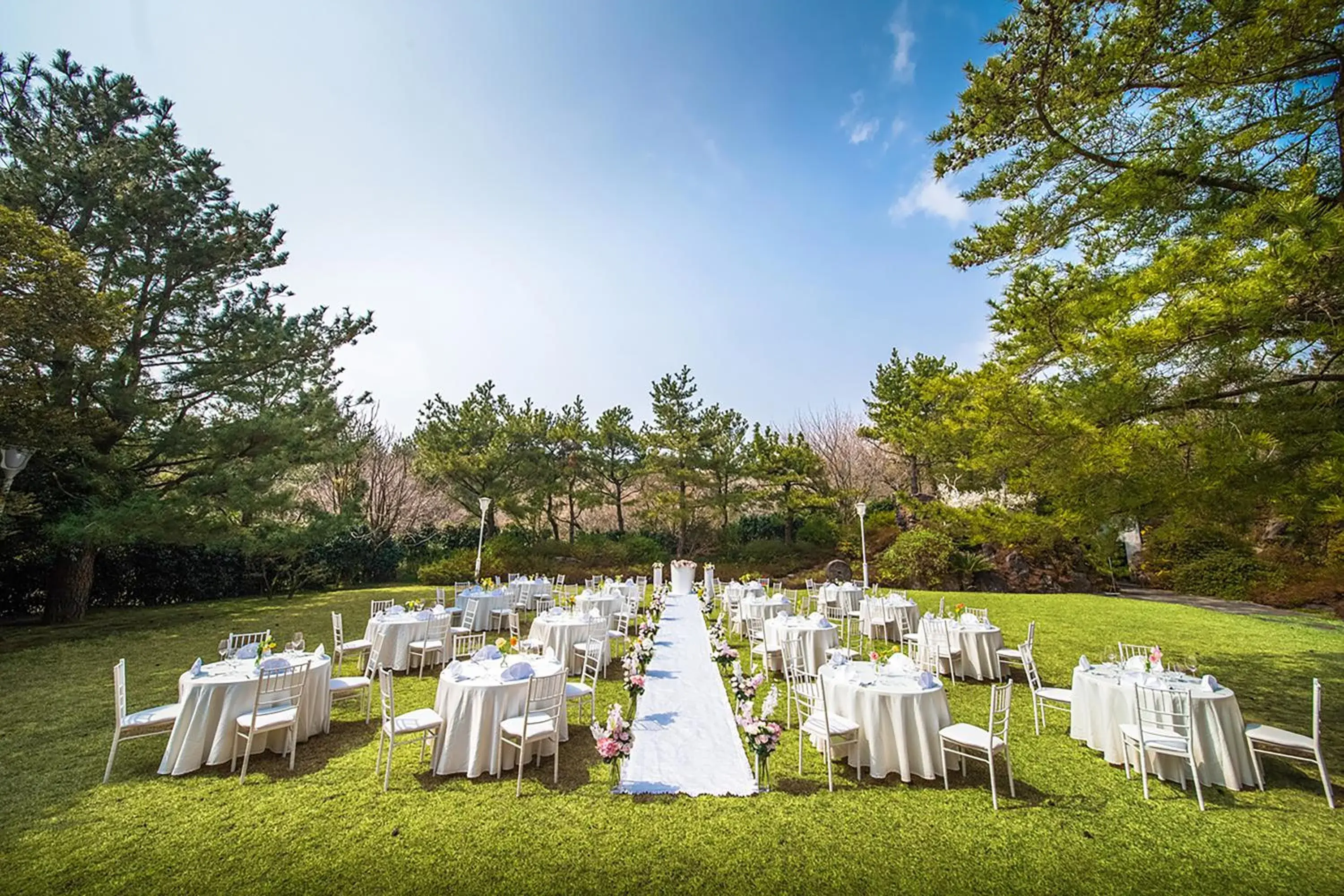 Garden, Banquet Facilities in We Hotel Jeju