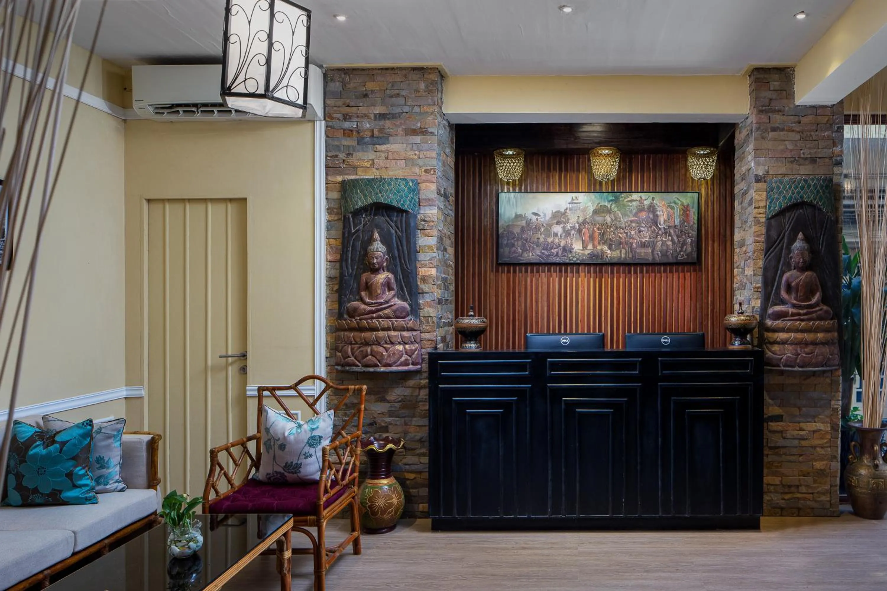 Lobby or reception in Botum Palace Hotel