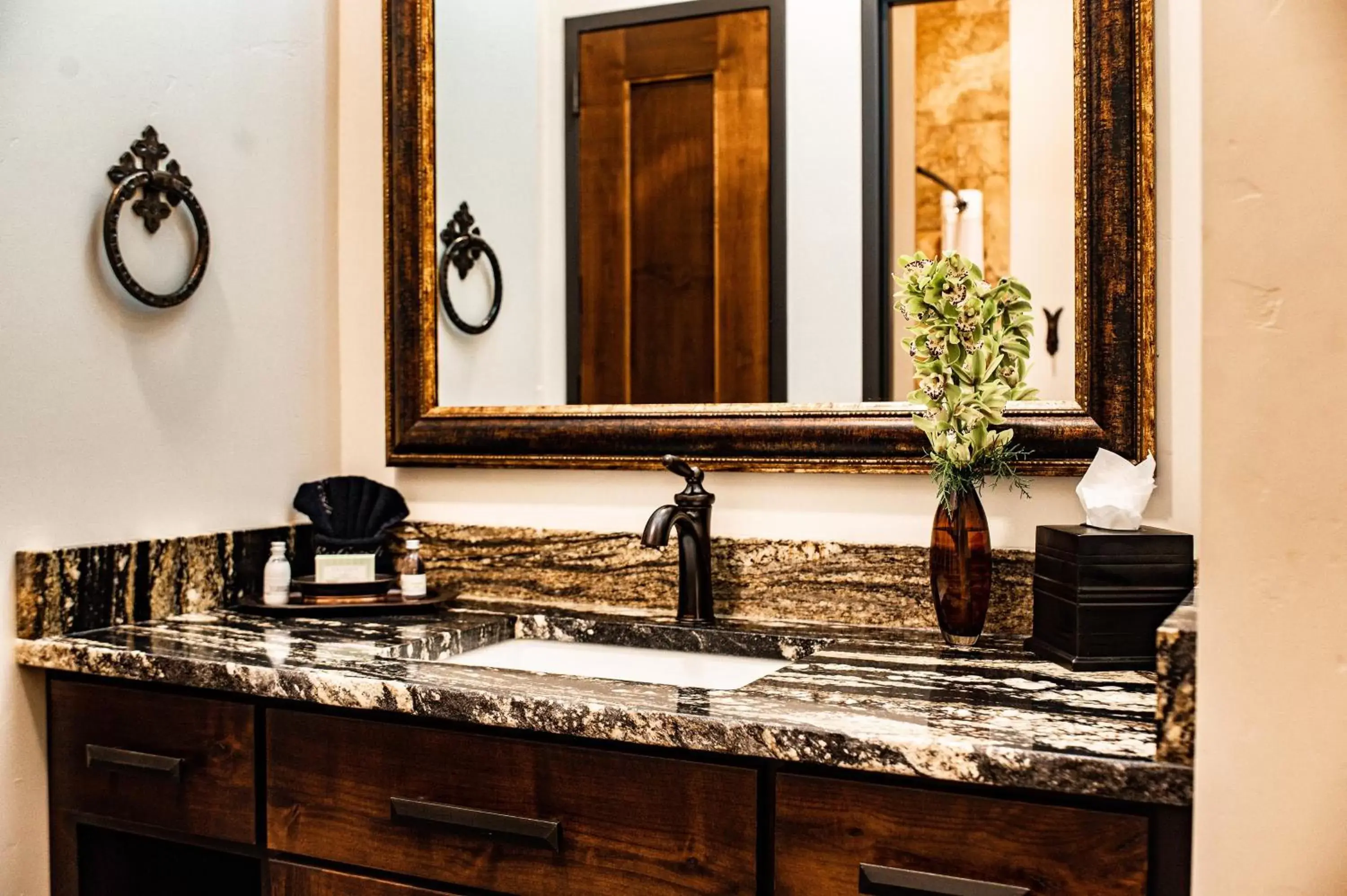 Bathroom in Elk Country Inn