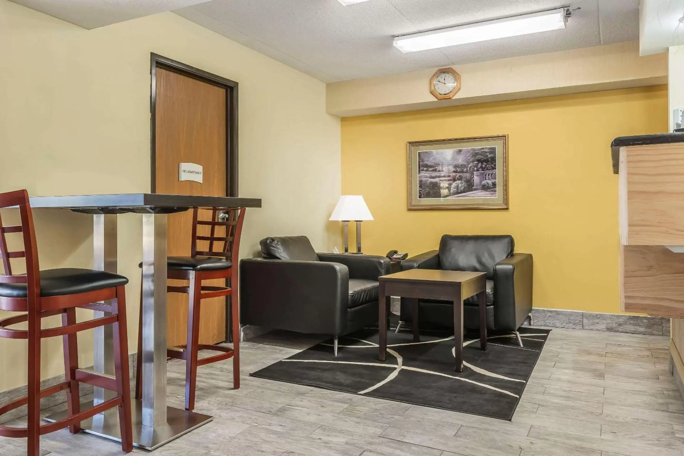 Lobby or reception, Seating Area in Quality Inn & Suites Harmarville