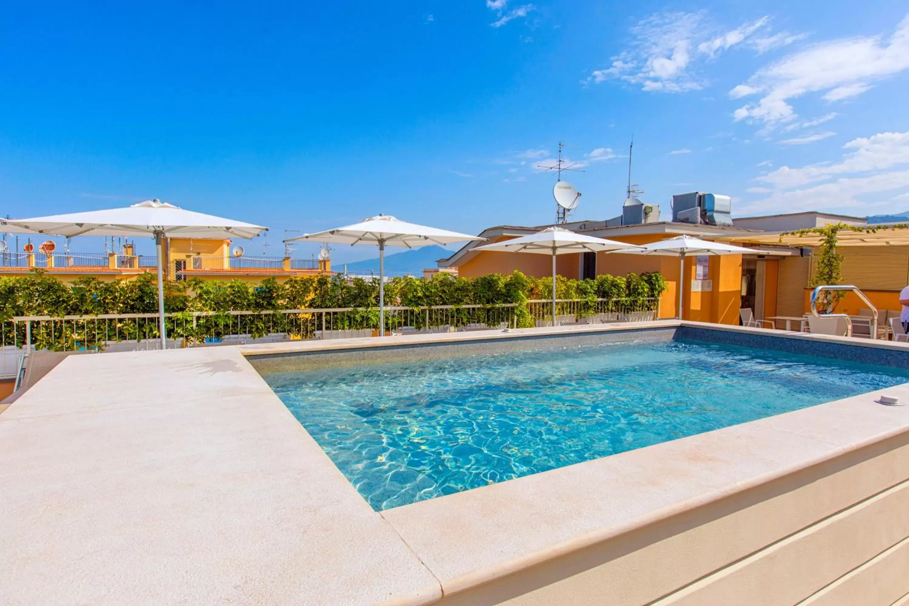 Swimming Pool in Hotel Michelangelo