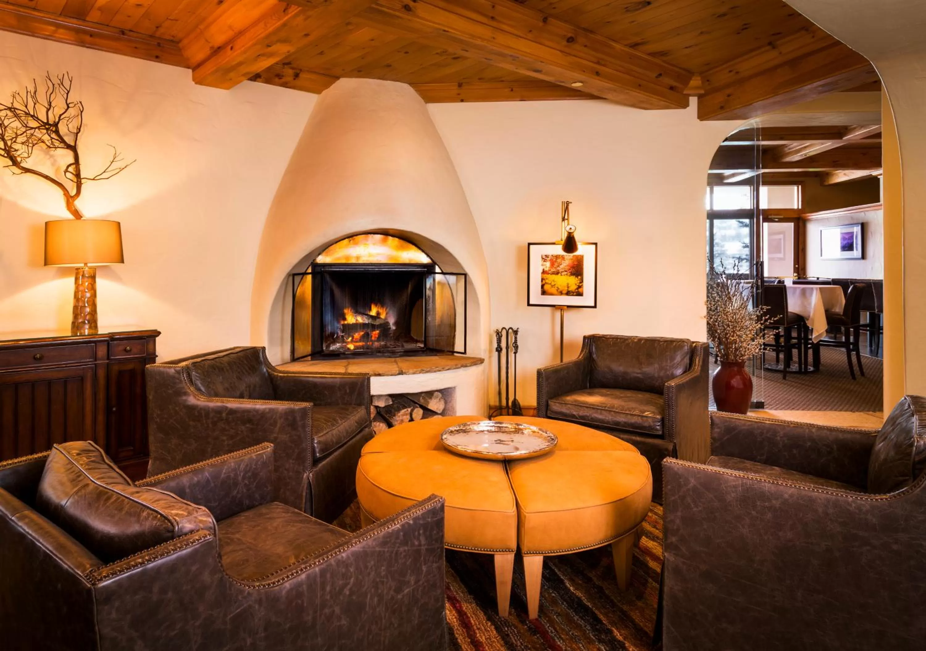 Lounge or bar in The Pines Lodge, a RockResort