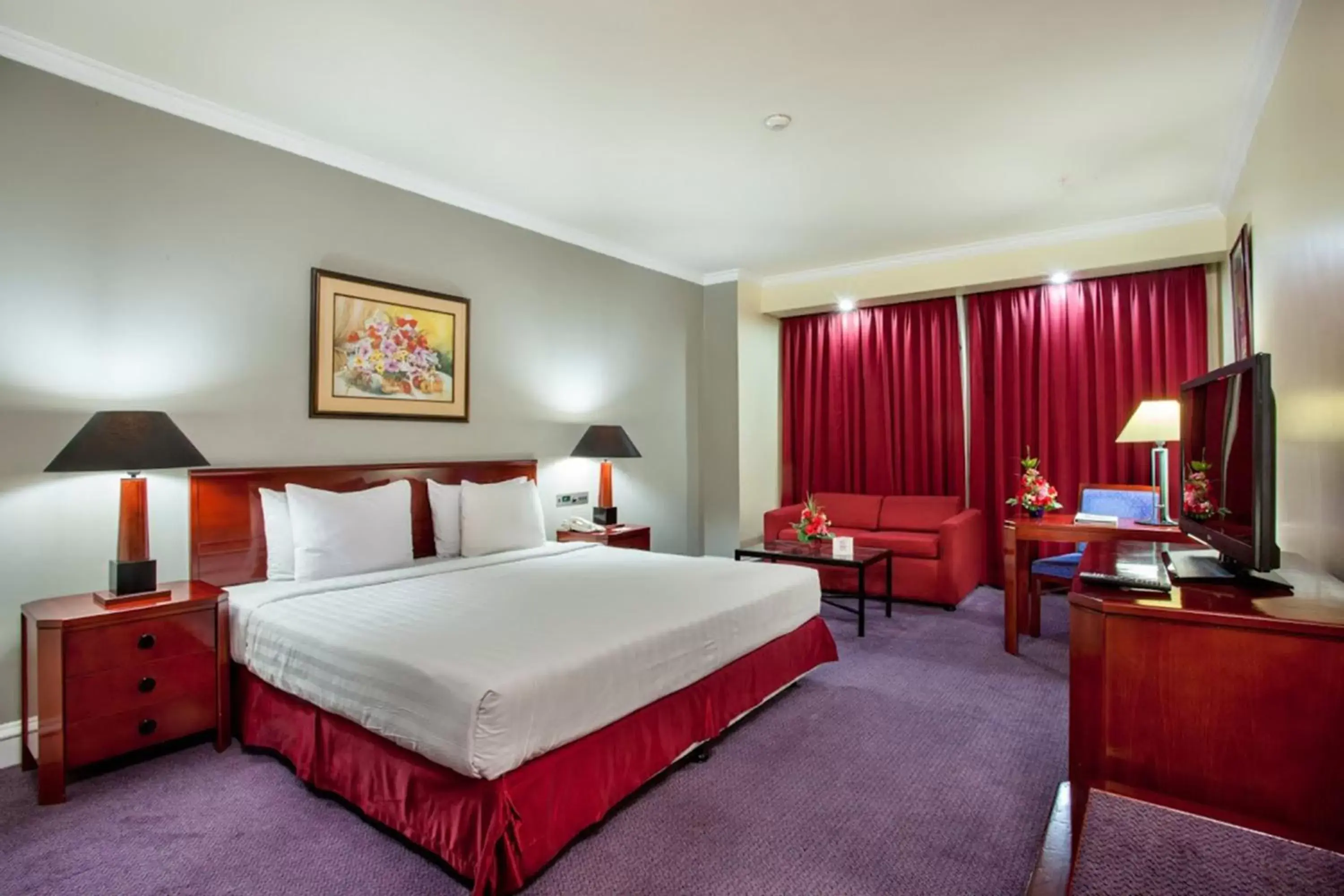 Bedroom in Surabaya Suites Hotel Powered by Archipelago