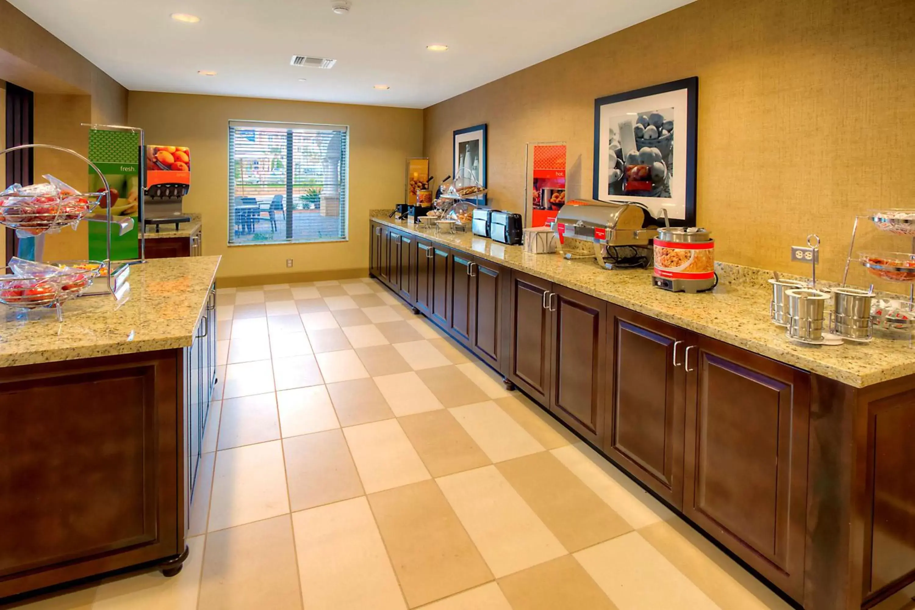 Dining area, Restaurant/Places to Eat in Hampton Inn & Suites Destin