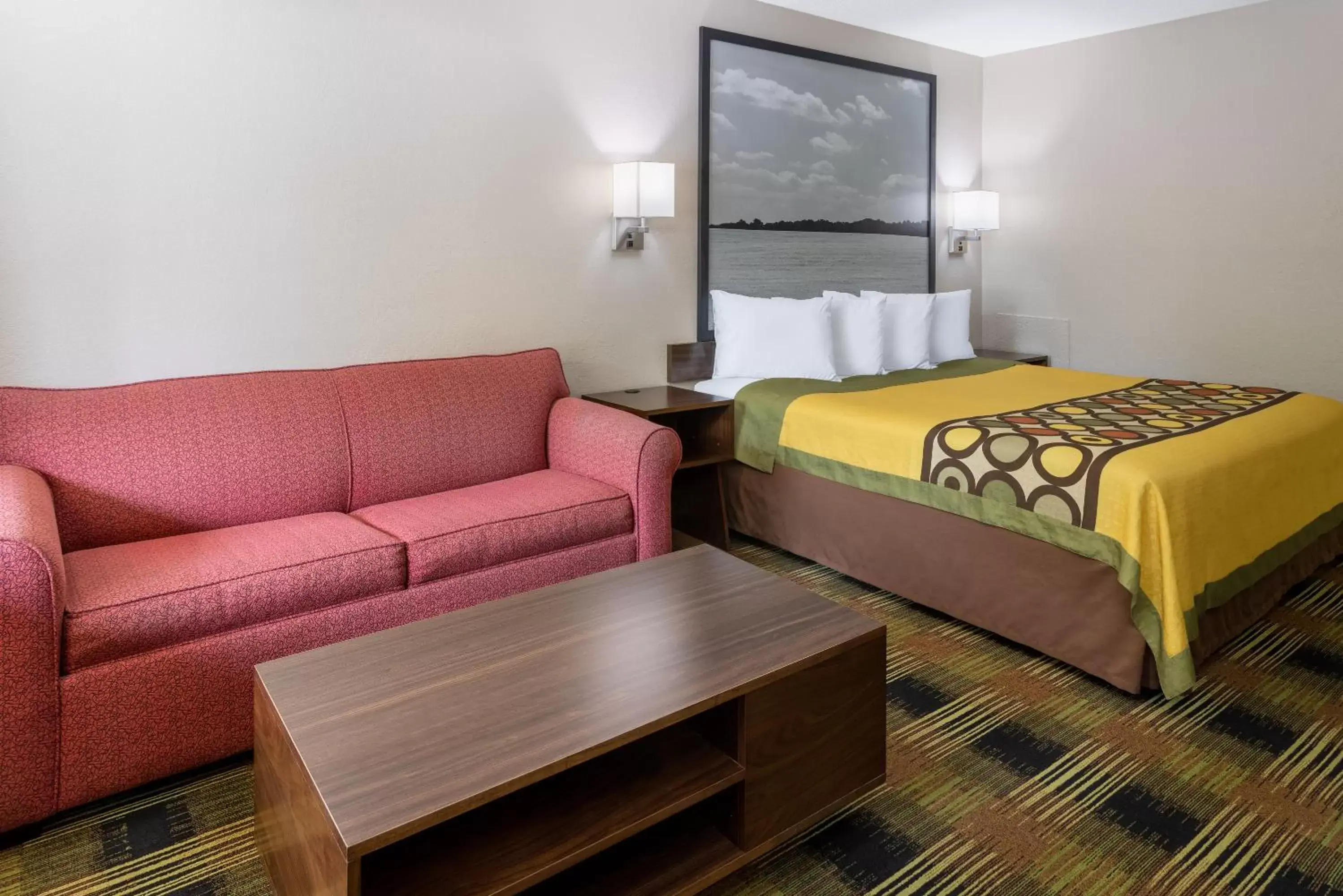 Bed in Super 8 by Wyndham Williamsburg/Historic Area Bed in Super 8 by Wyndham Williamsburg/Historic Area