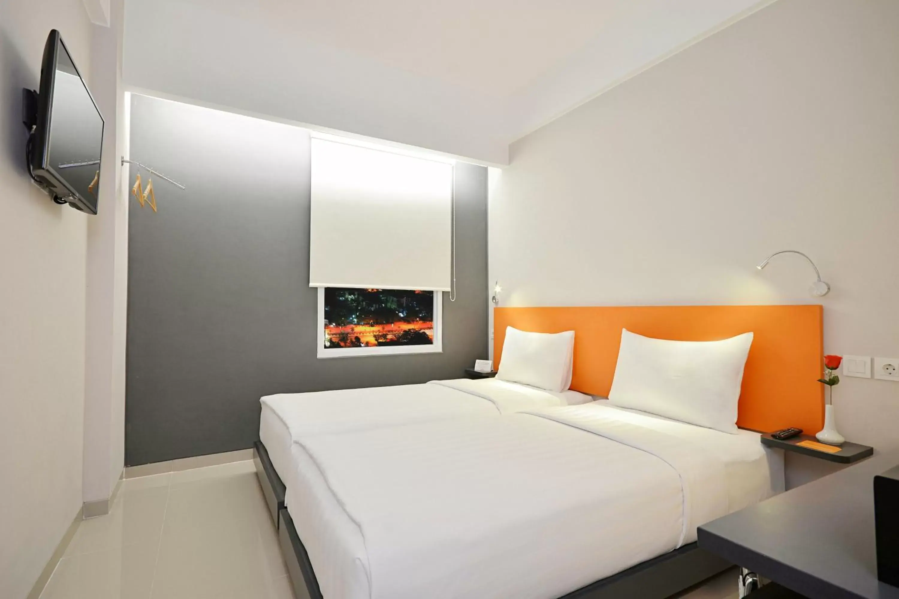 Photo of the whole room, Bed in TreePark Banjarmasin Photo of the whole room, Bed in TreePark Banjarmasin