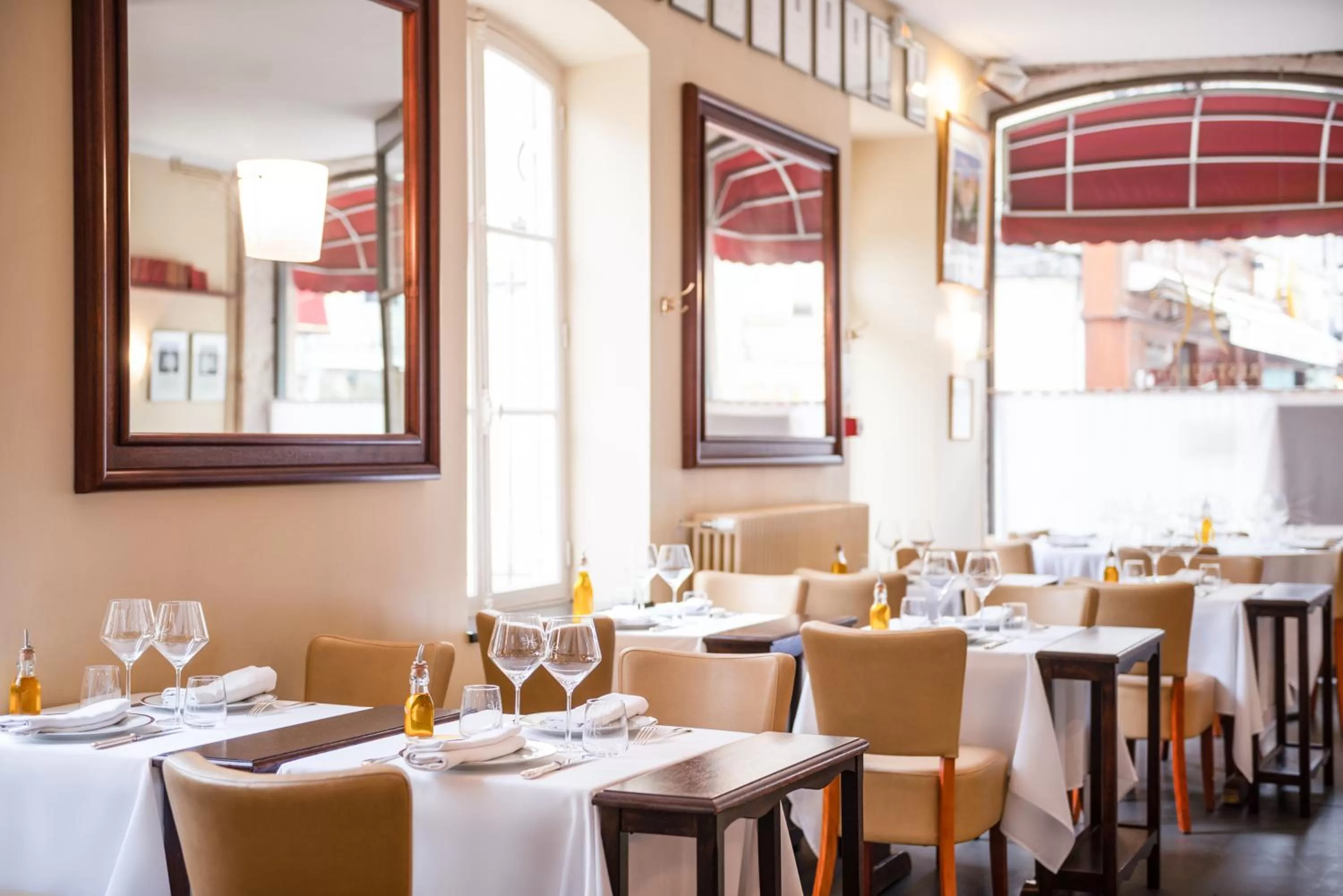 Restaurant/places to eat in L'Hôtel