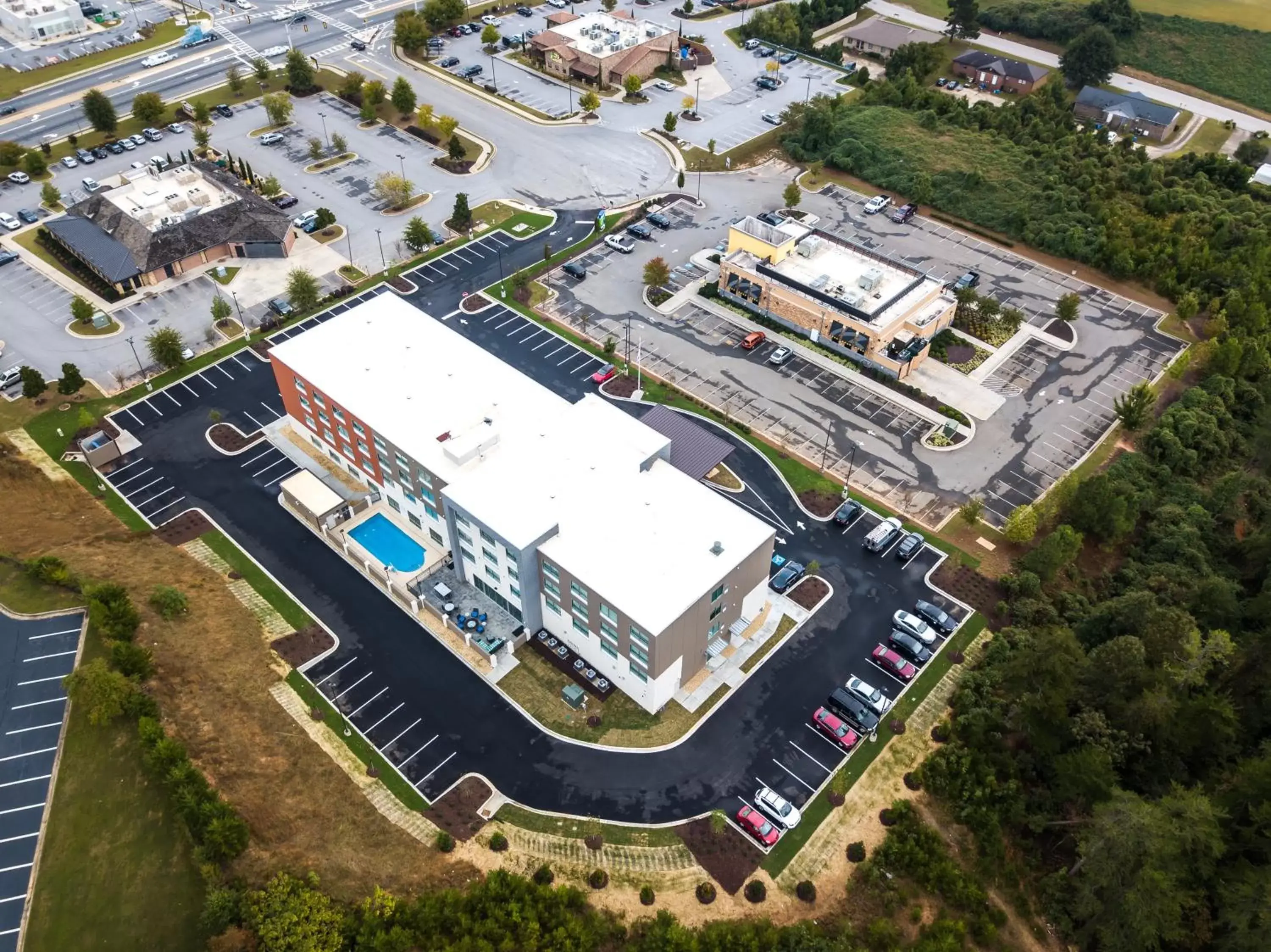 Property building, Bird's-eye View in Holiday Inn Express & Suites Gainesville - Lake Lanier Area, an IHG Hotel