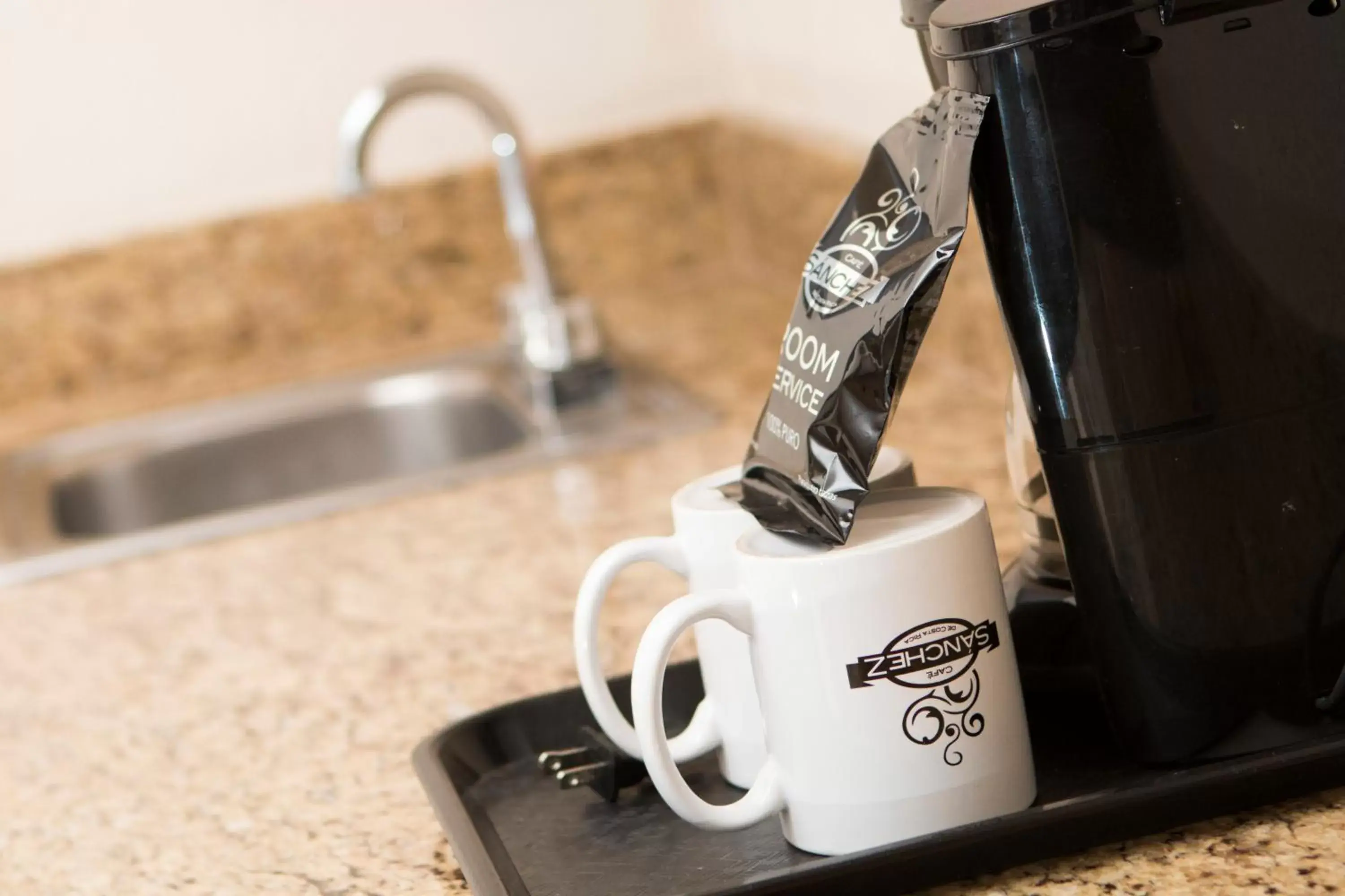 Coffee/tea facilities in Rincon del Valle Hotel & Suites