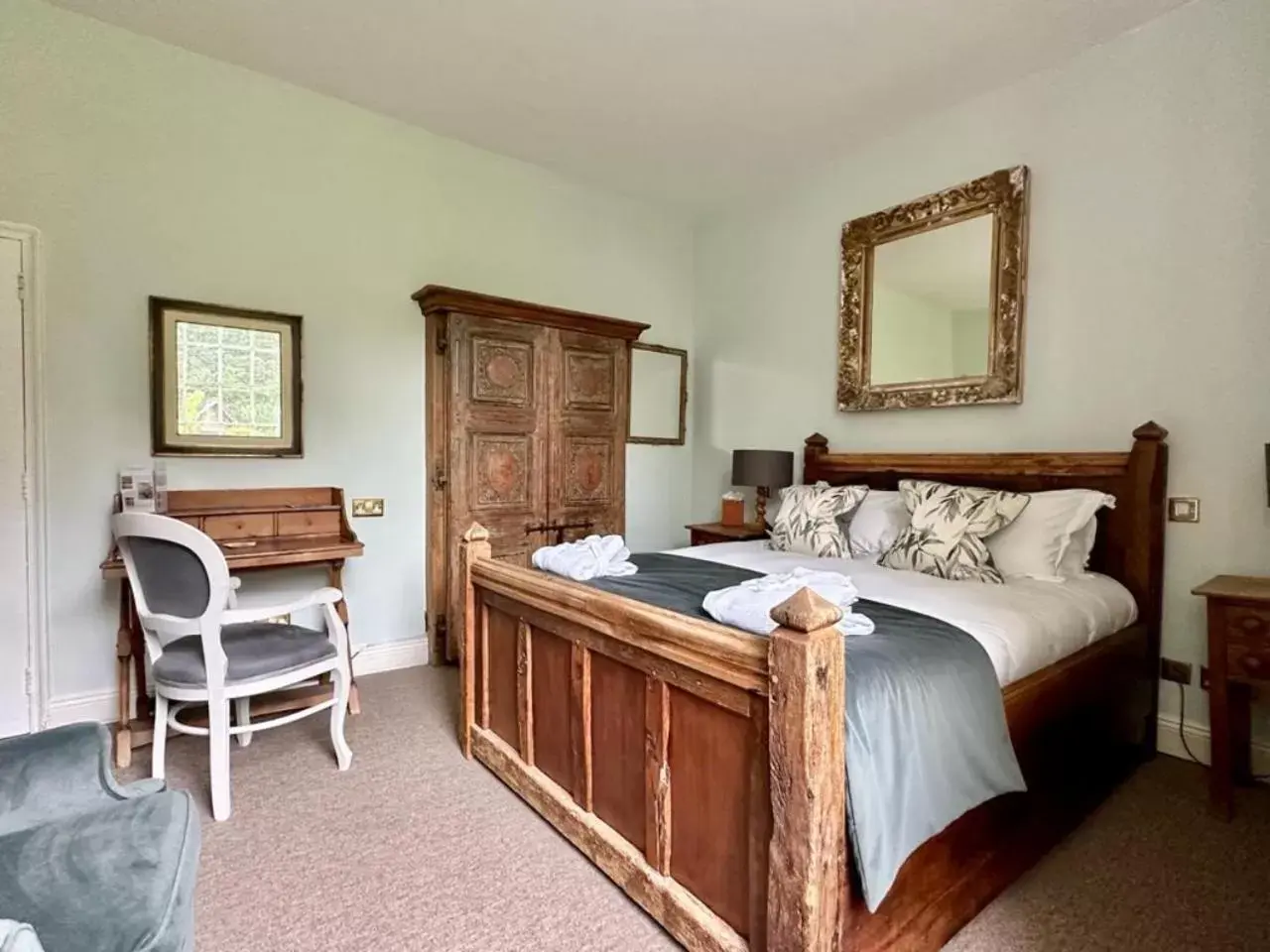 Toilet, Bed in Montigo Resorts, Somerset