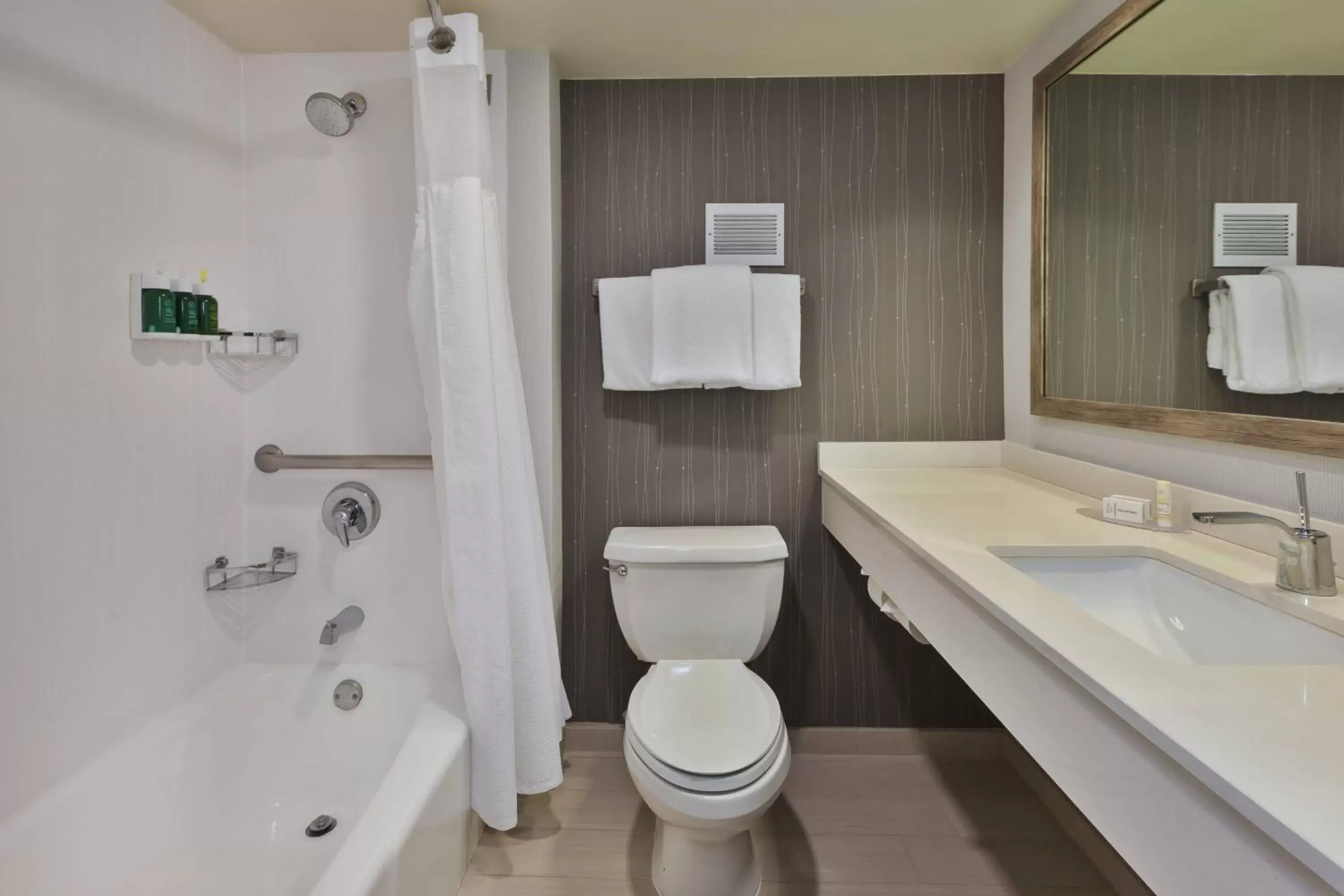 Bathroom in Courtyard by Marriott Secaucus Meadowlands