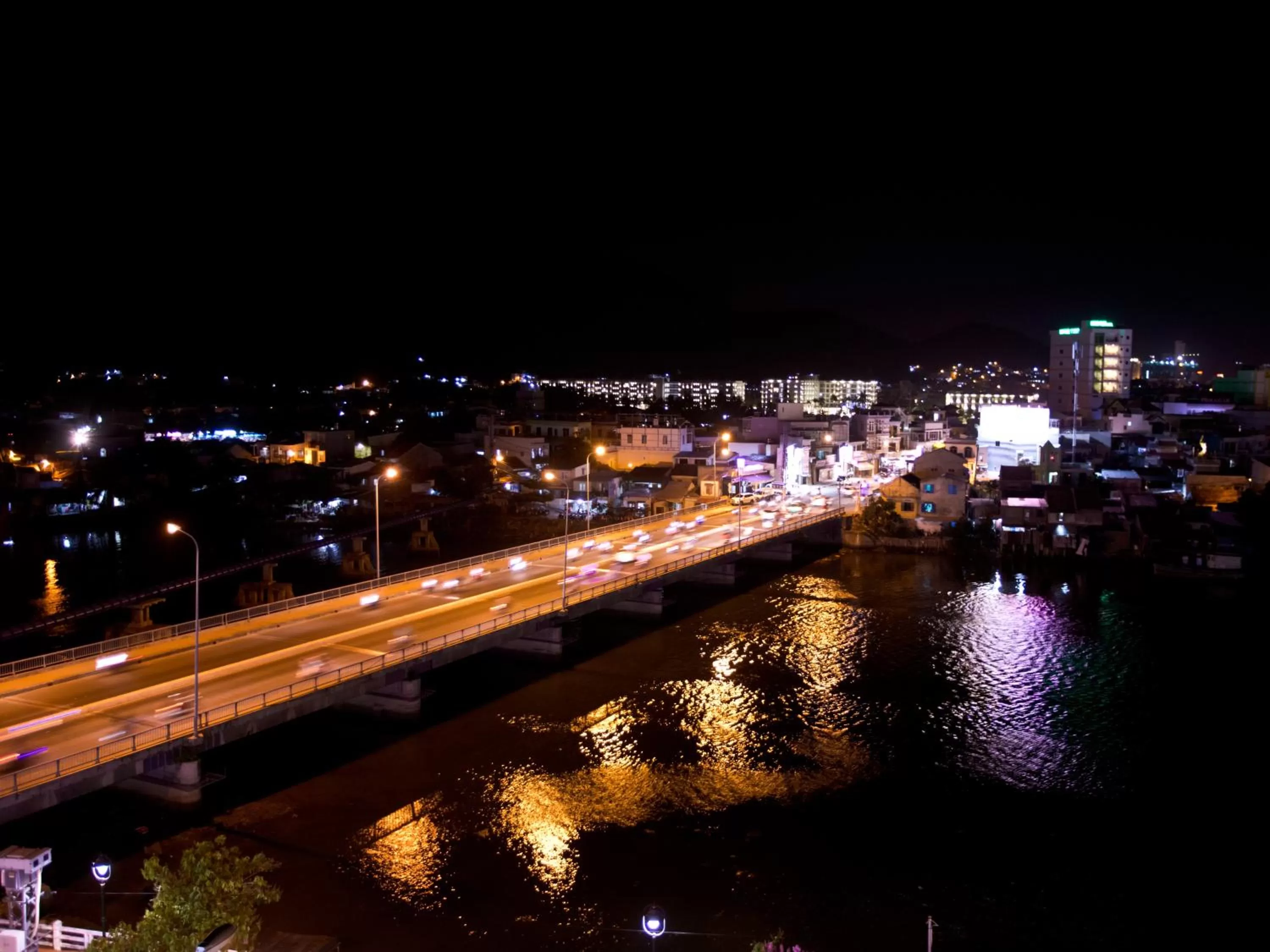 Moonlight Bay Hotel & Apartment