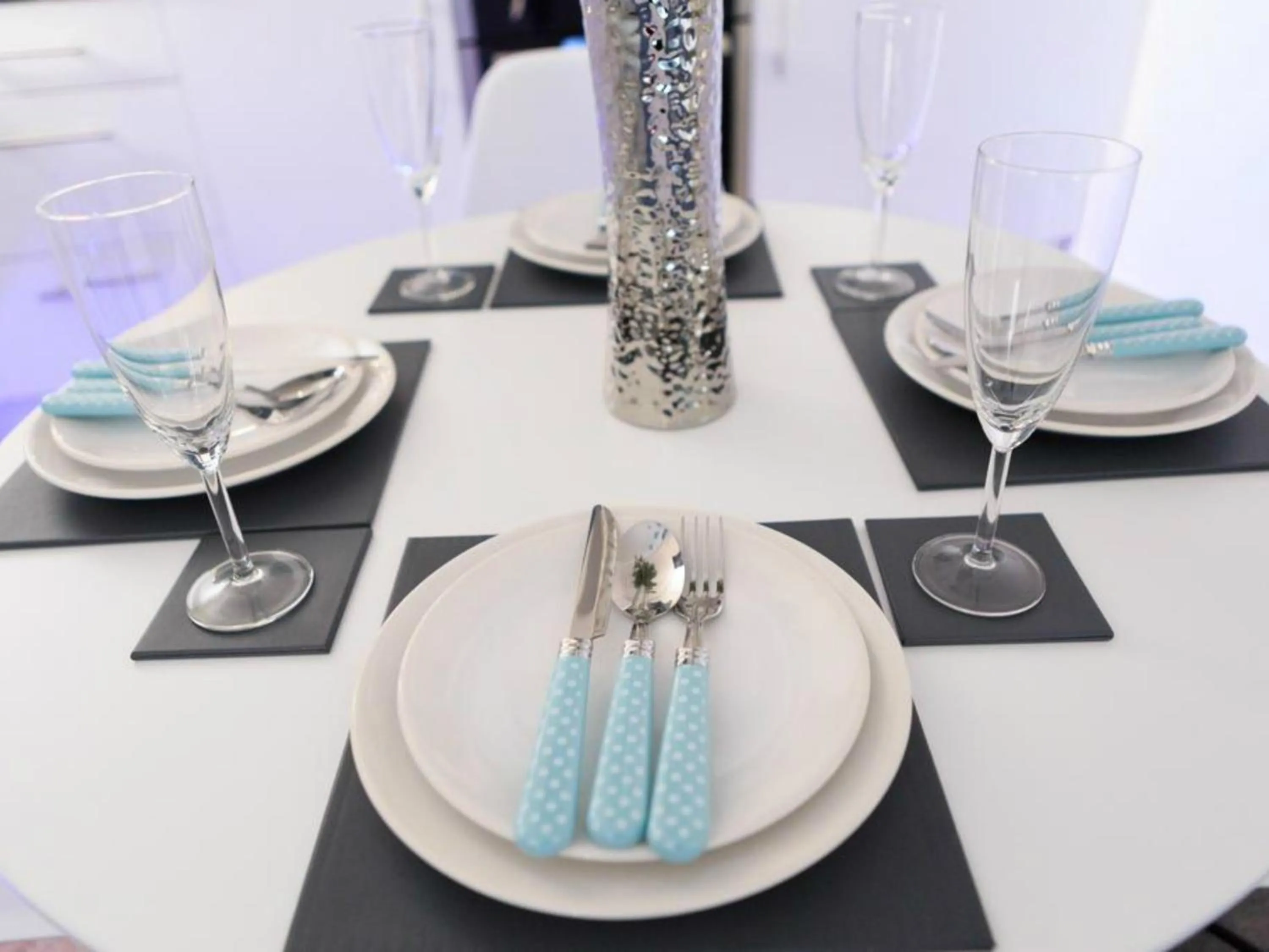 Kitchen or kitchenette in Live in Leeds Grange Apartments