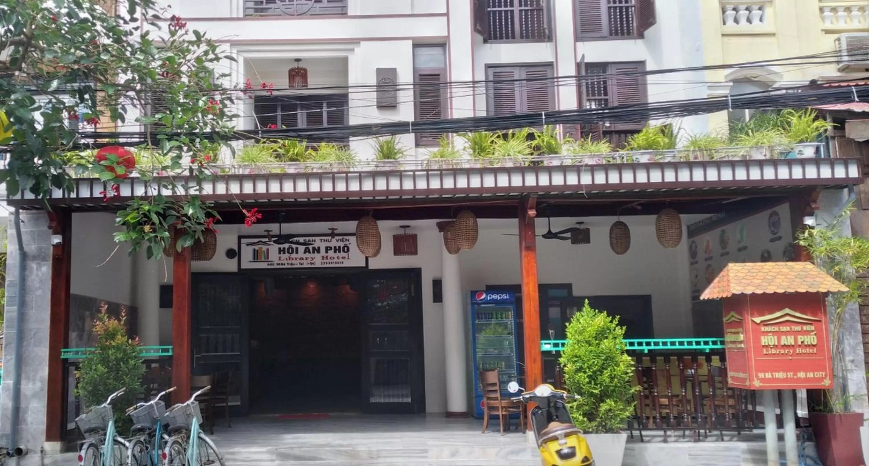 Property building in Hoi An Pho Library Hotel