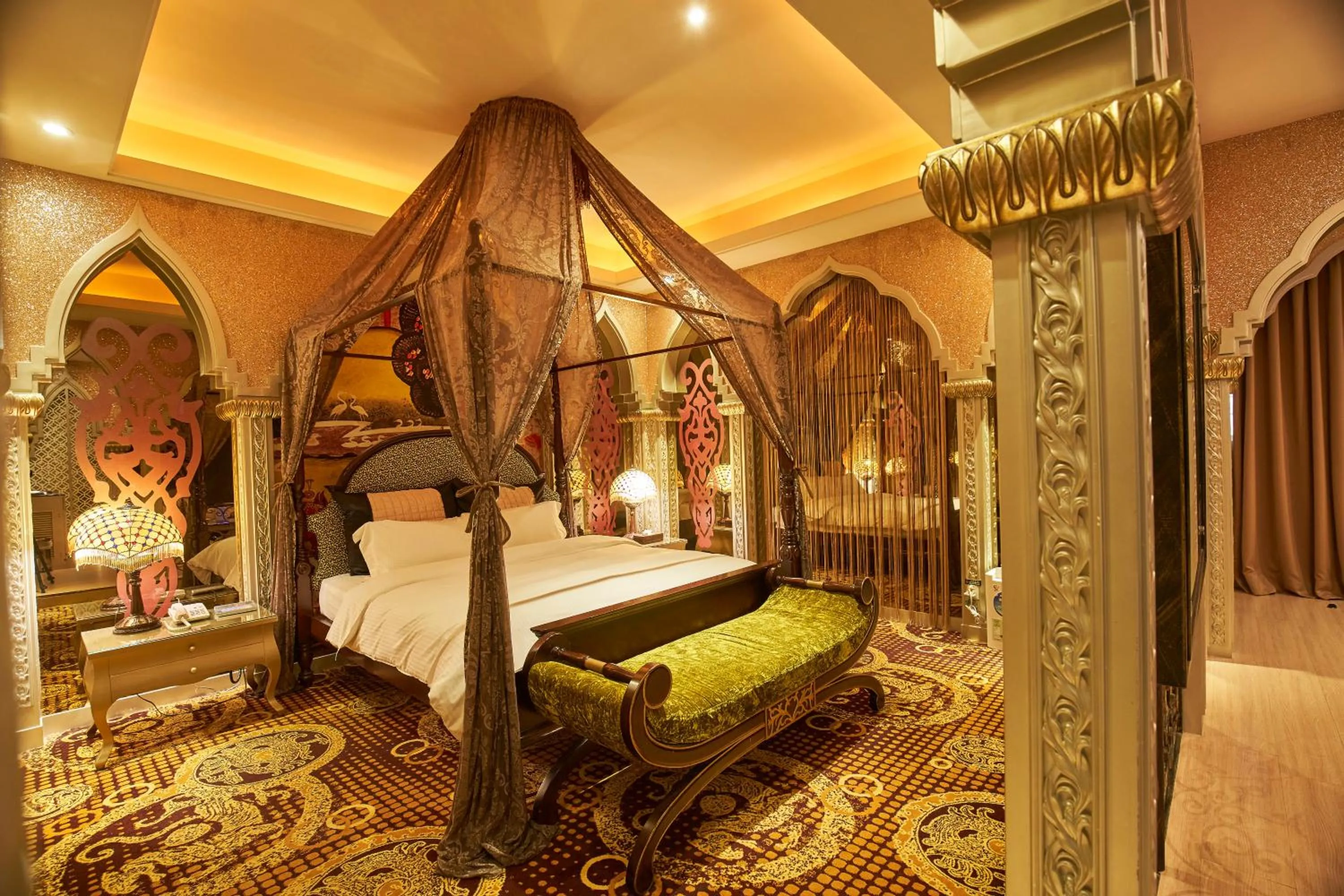 Photo of the whole room, Bed in Dongfeng Motel